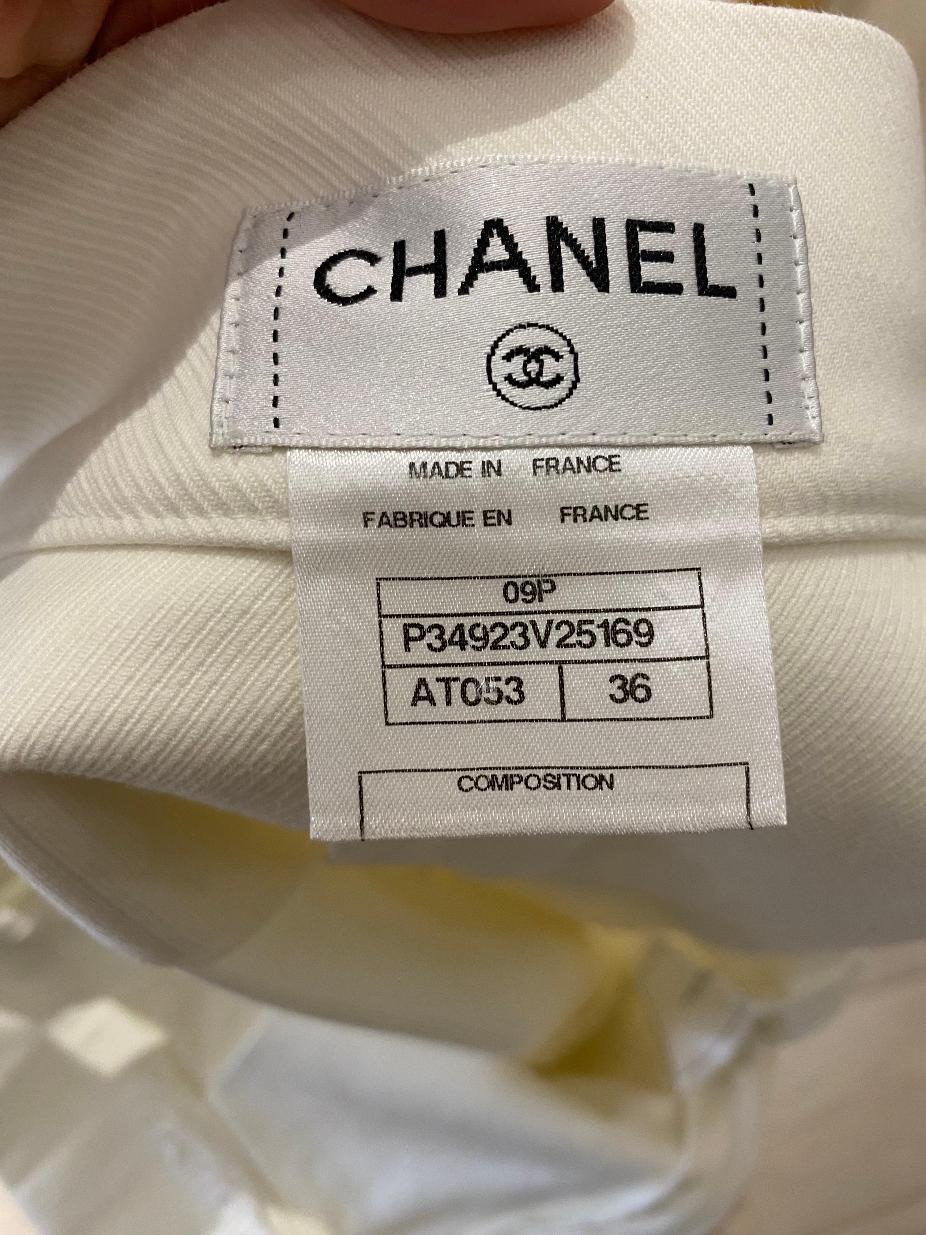 2000s Chanel White Cotton Bow Top and skirt Set For Sale 3