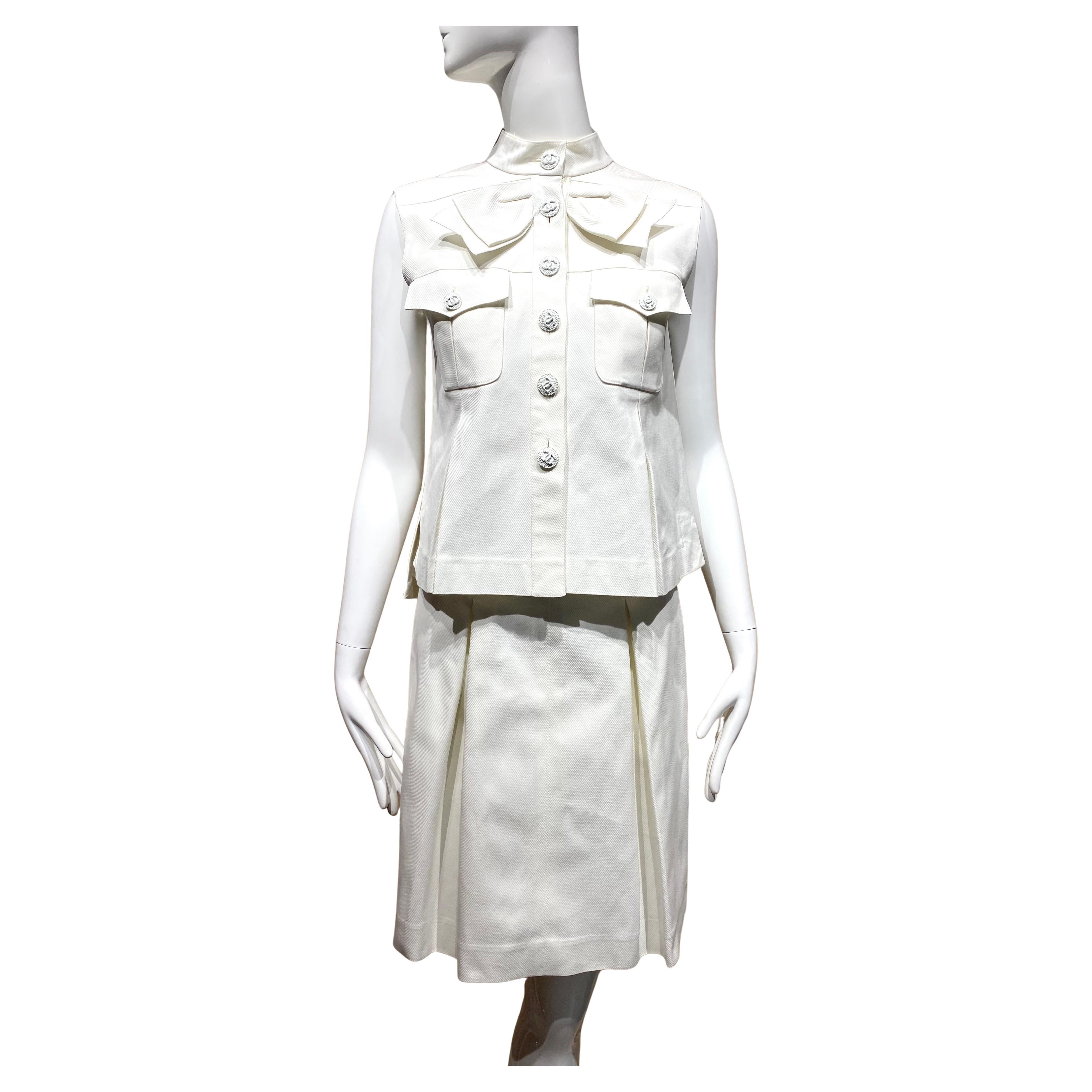 2000s Chanel White Cotton Bow Top and skirt Set For Sale