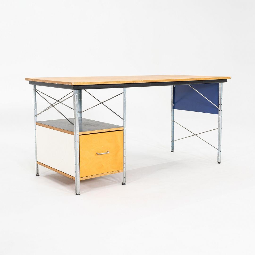 Bureau multicolore des années 2000 Charles and Ray Eames for Herman Miller EDU Bon état - En vente à Philadelphia, PA