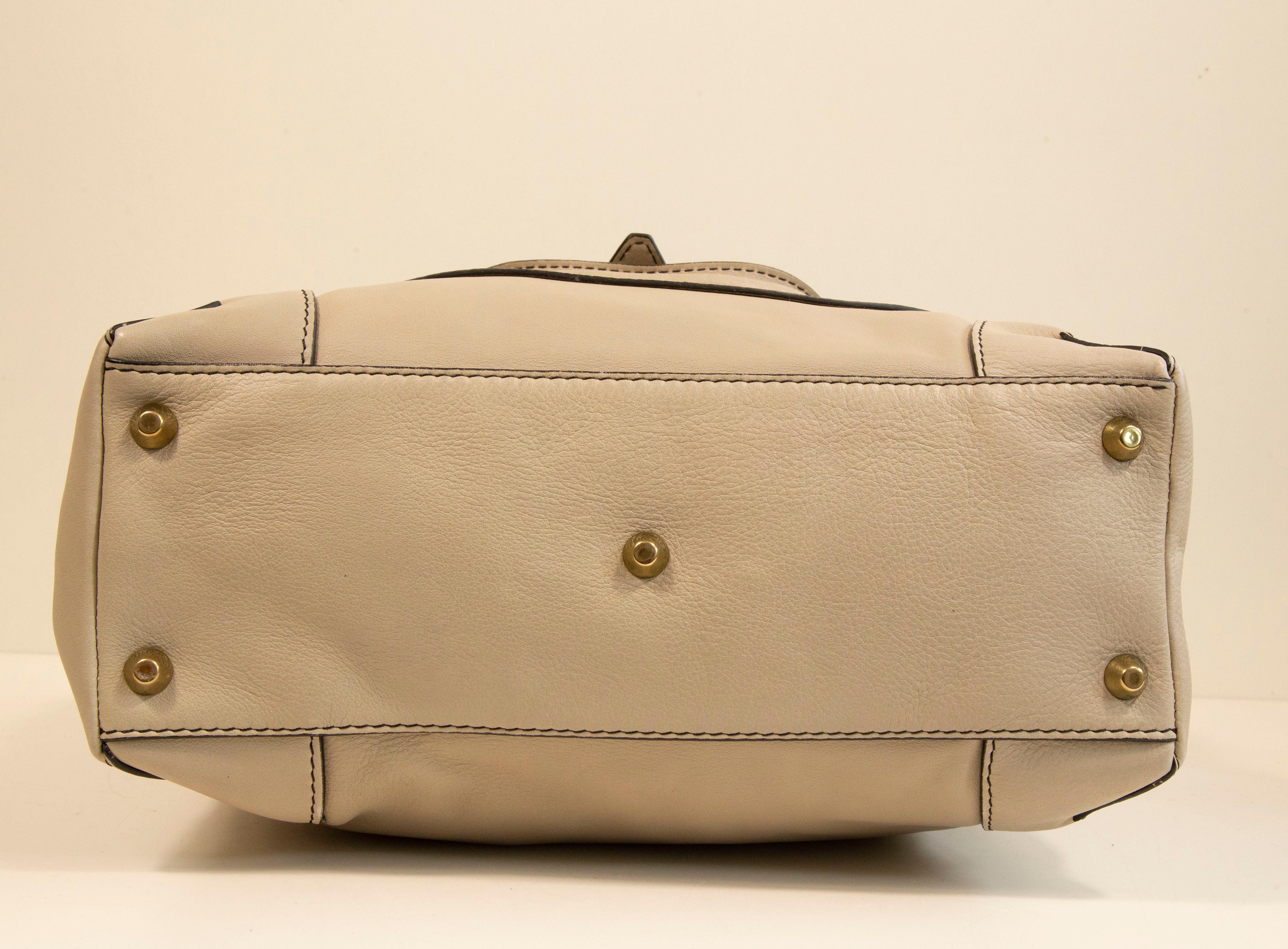 Women's or Men's 2000s Chloe Beige Leather Large Tote Bag For Sale
