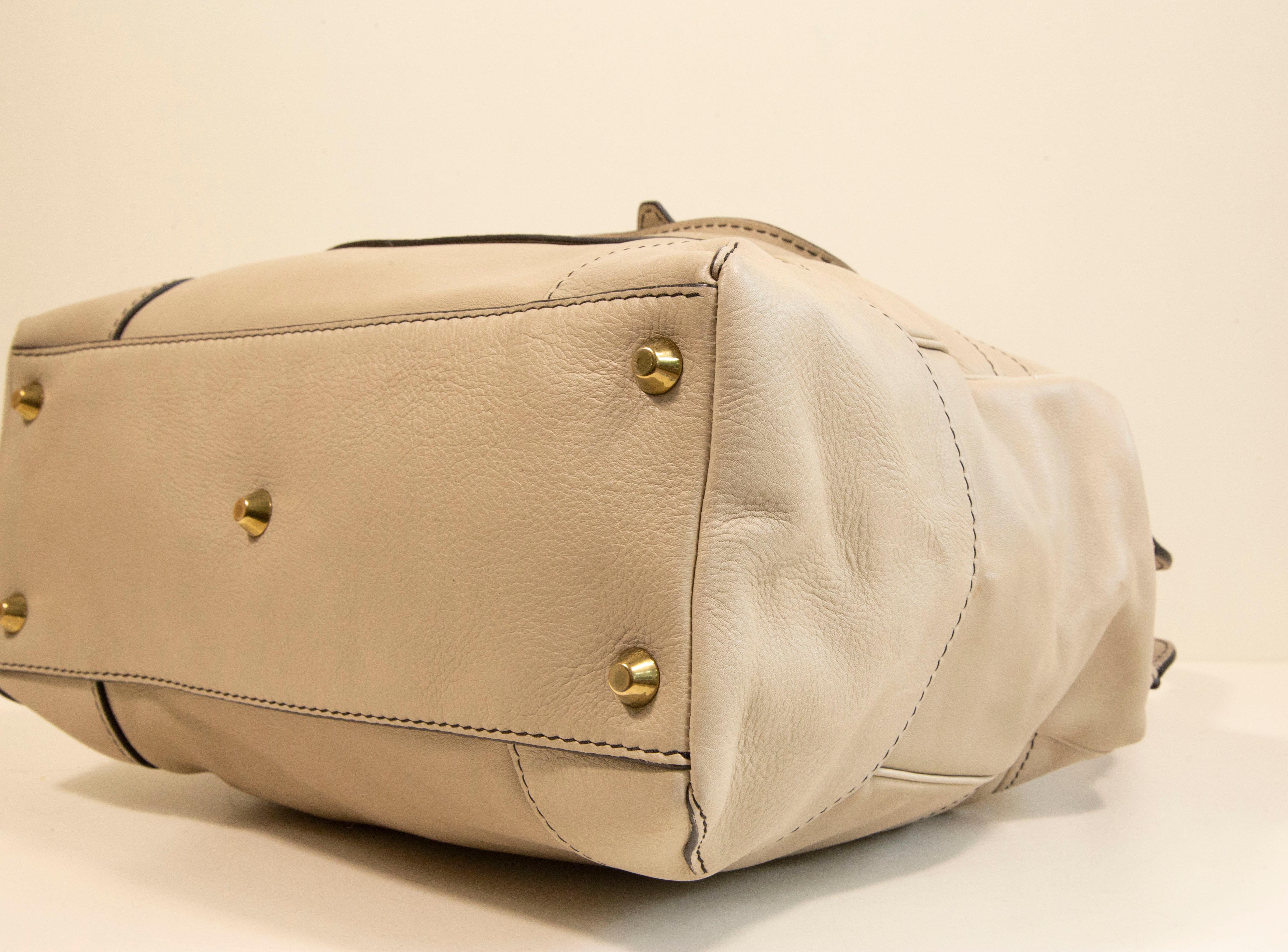 2000s Chloe Beige Leather Large Tote Bag For Sale 1