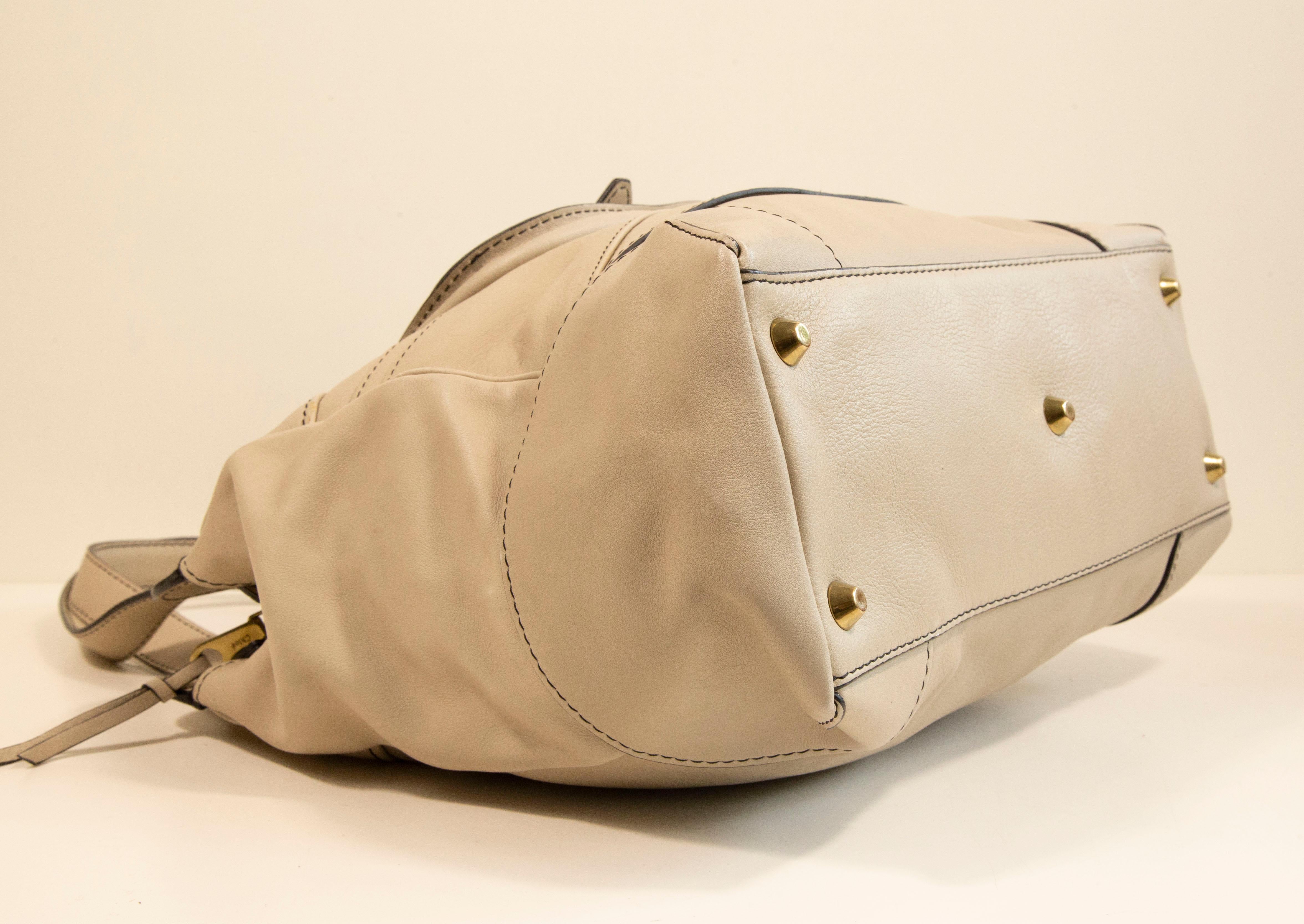2000s Chloe Beige Leather Large Tote Bag For Sale 3