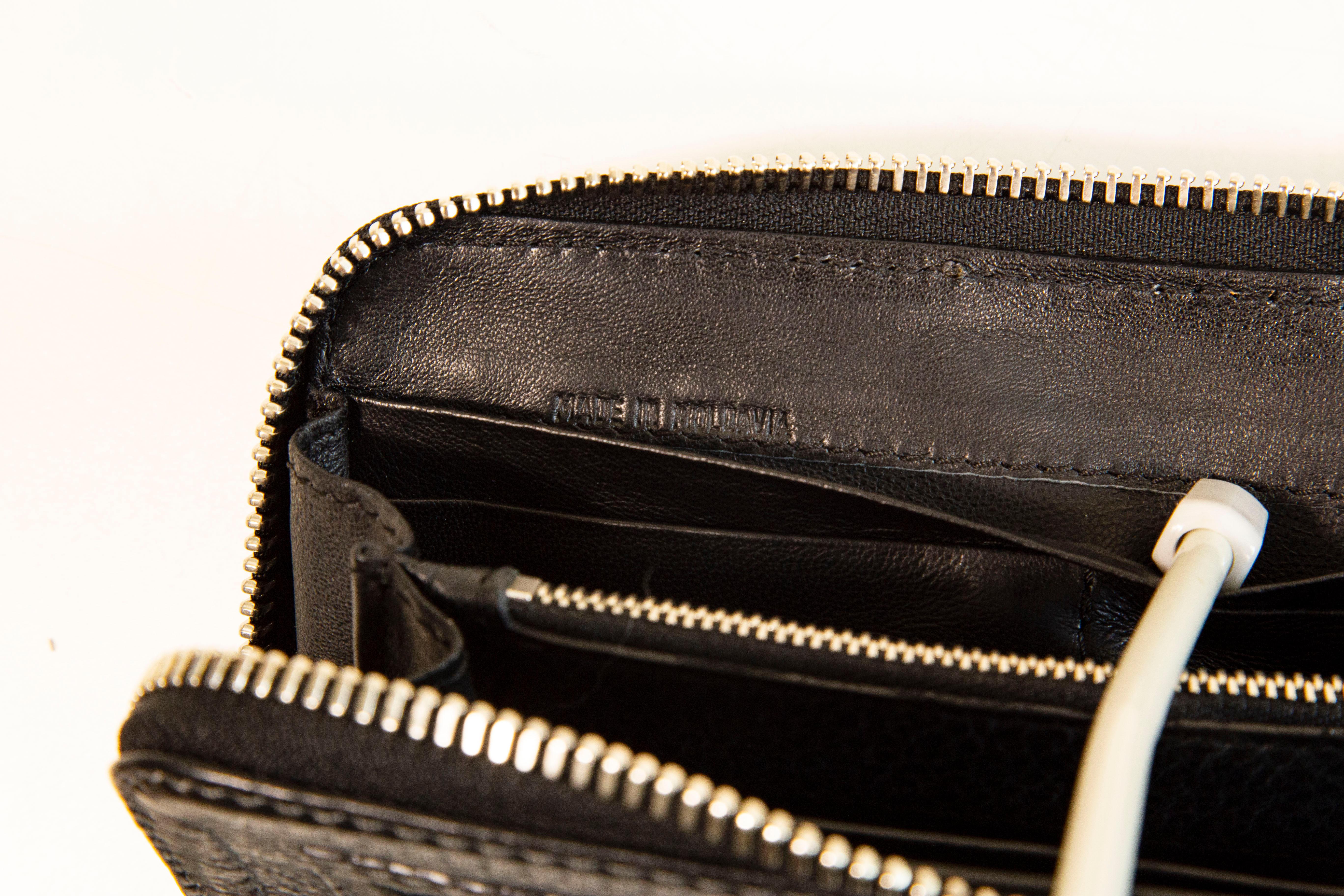 Women's or Men's 2000s Chloe Black Leather Paddington Zip Around Wallet