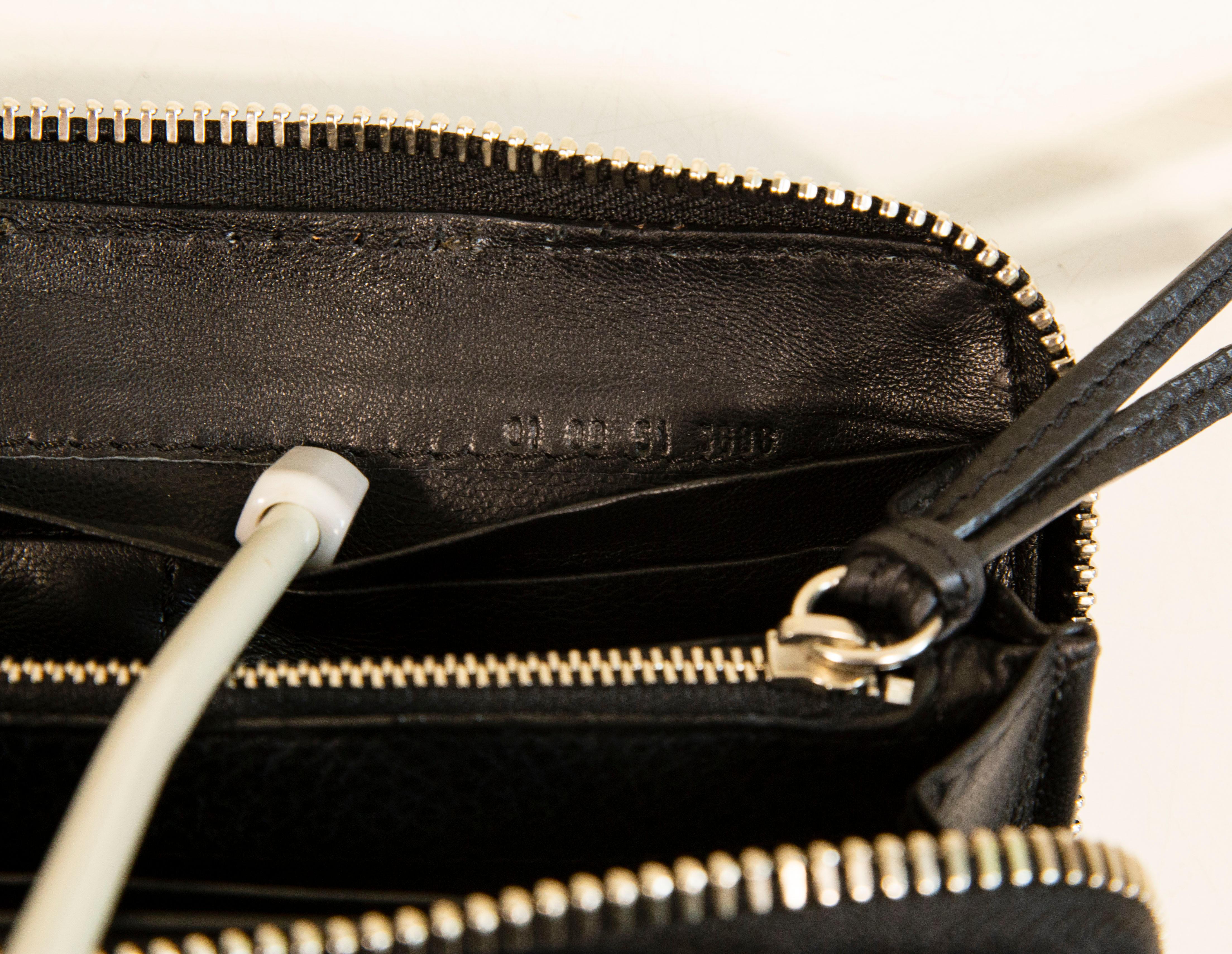 2000s Chloe Black Leather Paddington Zip Around Wallet 1