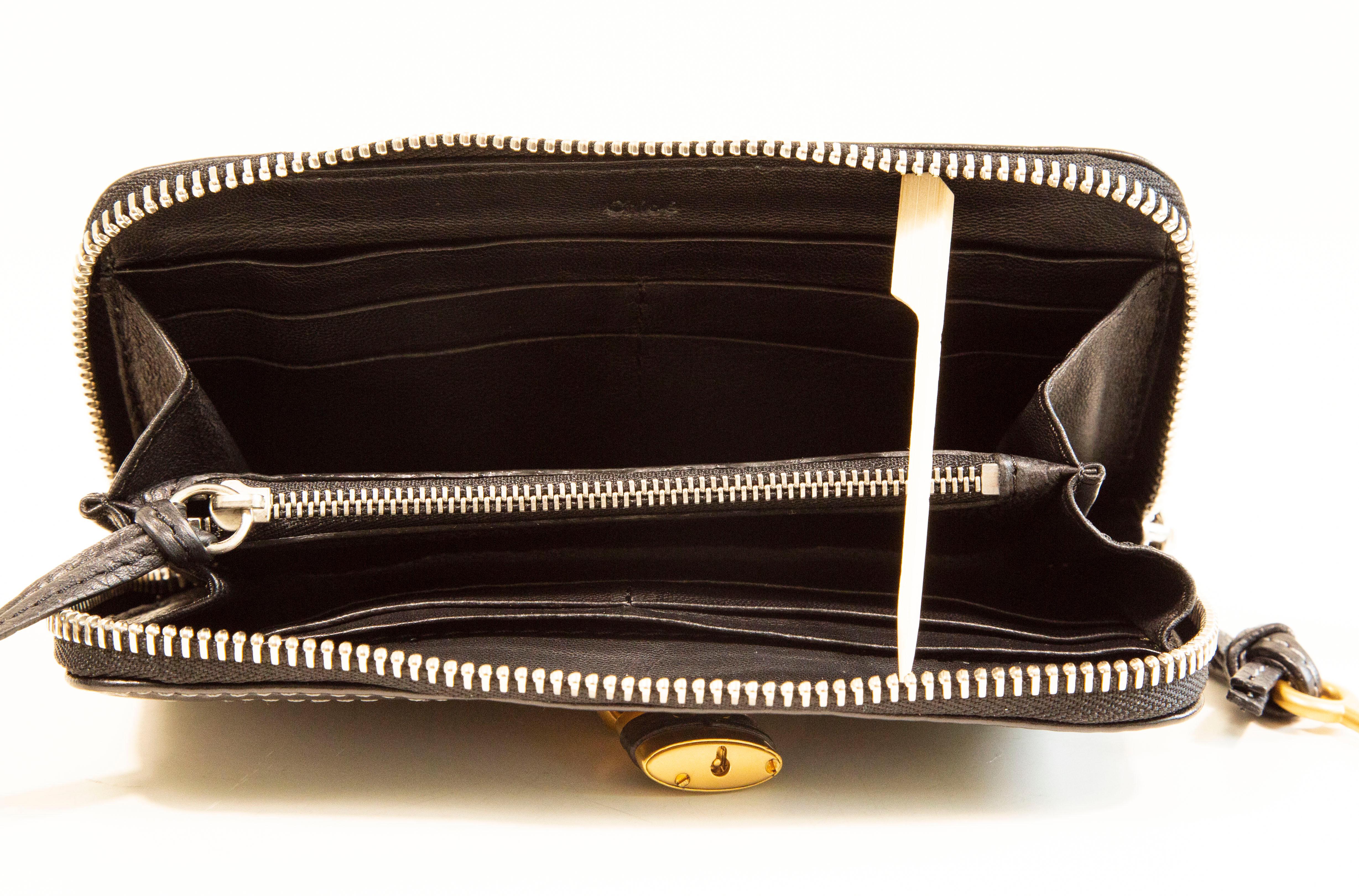 2000s Chloe Black Leather Paddington Zip Around Wallet 3