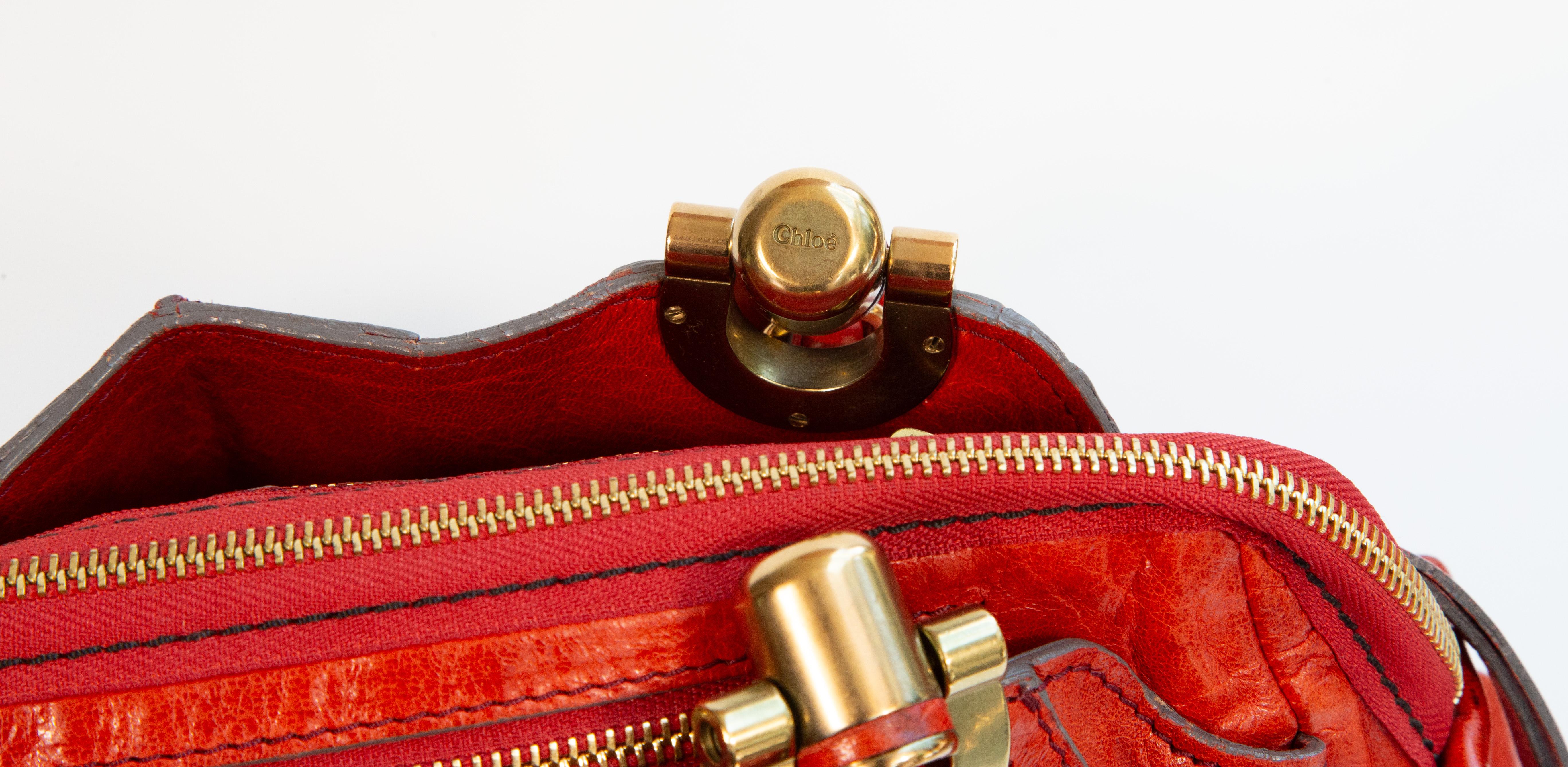 2000er Chloe Heloise Rote Leder-Umhängetasche im Angebot 7