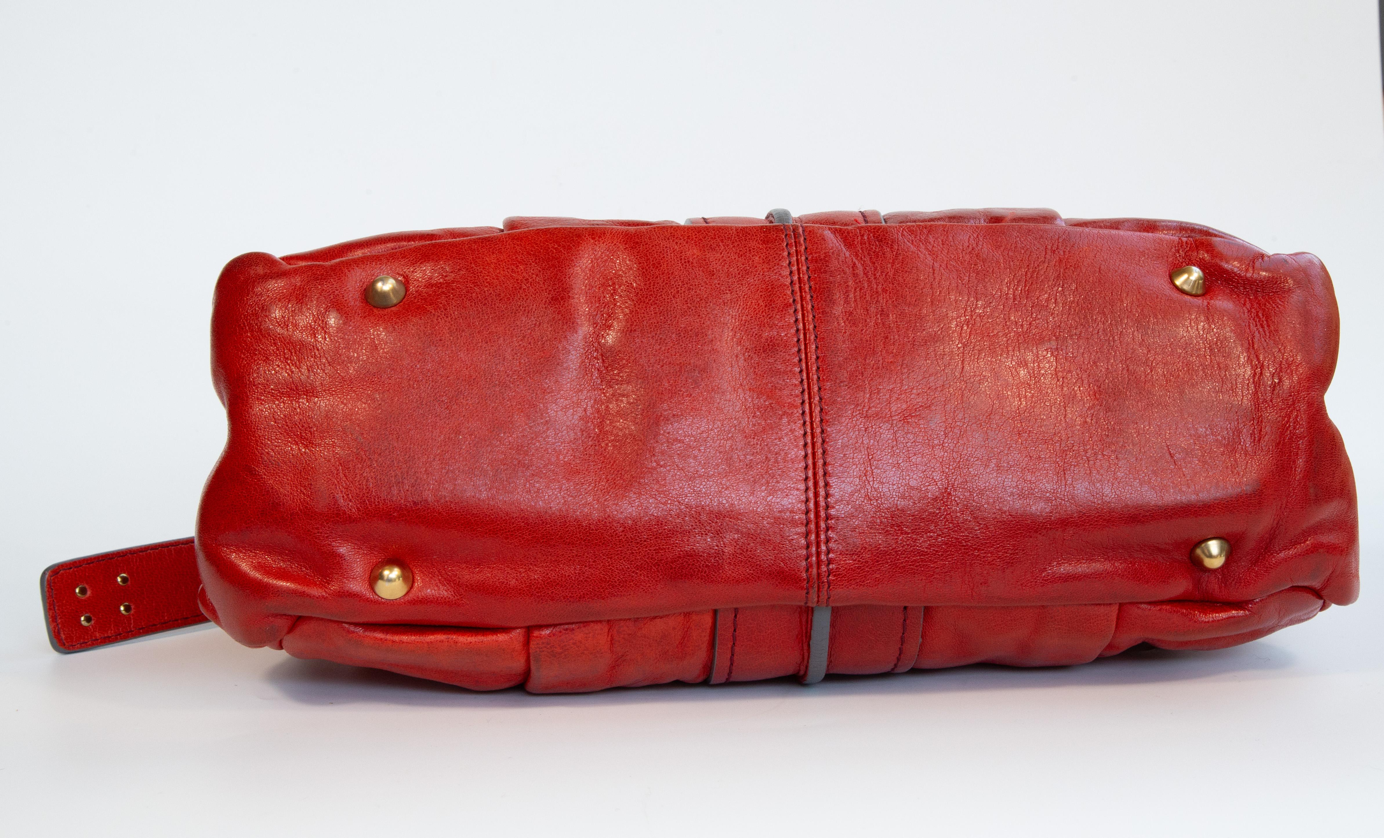 2000er Chloe Heloise Rote Leder-Umhängetasche im Angebot 9