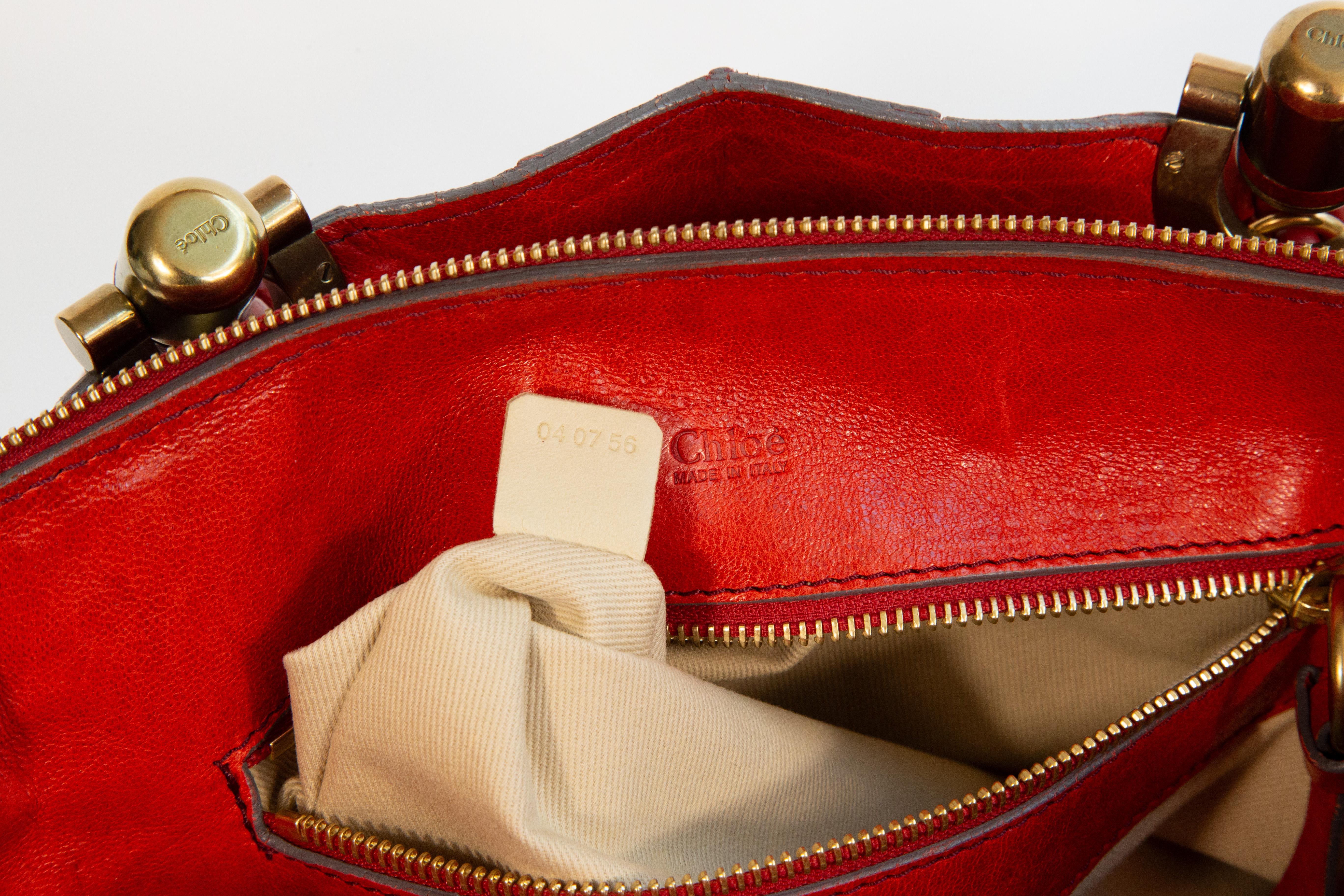 2000er Chloe Heloise Rote Leder-Umhängetasche im Angebot 16