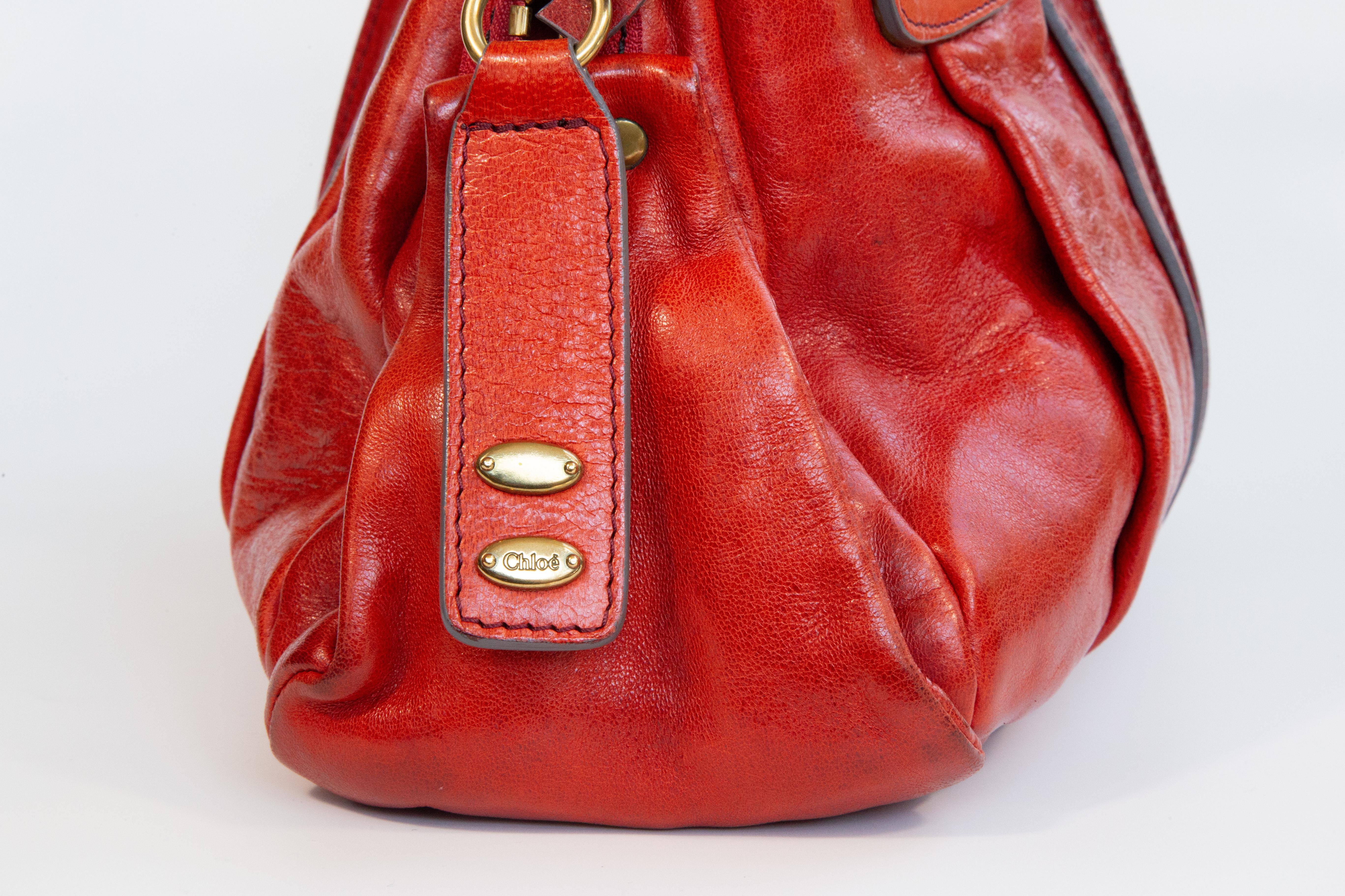 2000er Chloe Heloise Rote Leder-Umhängetasche im Angebot 3