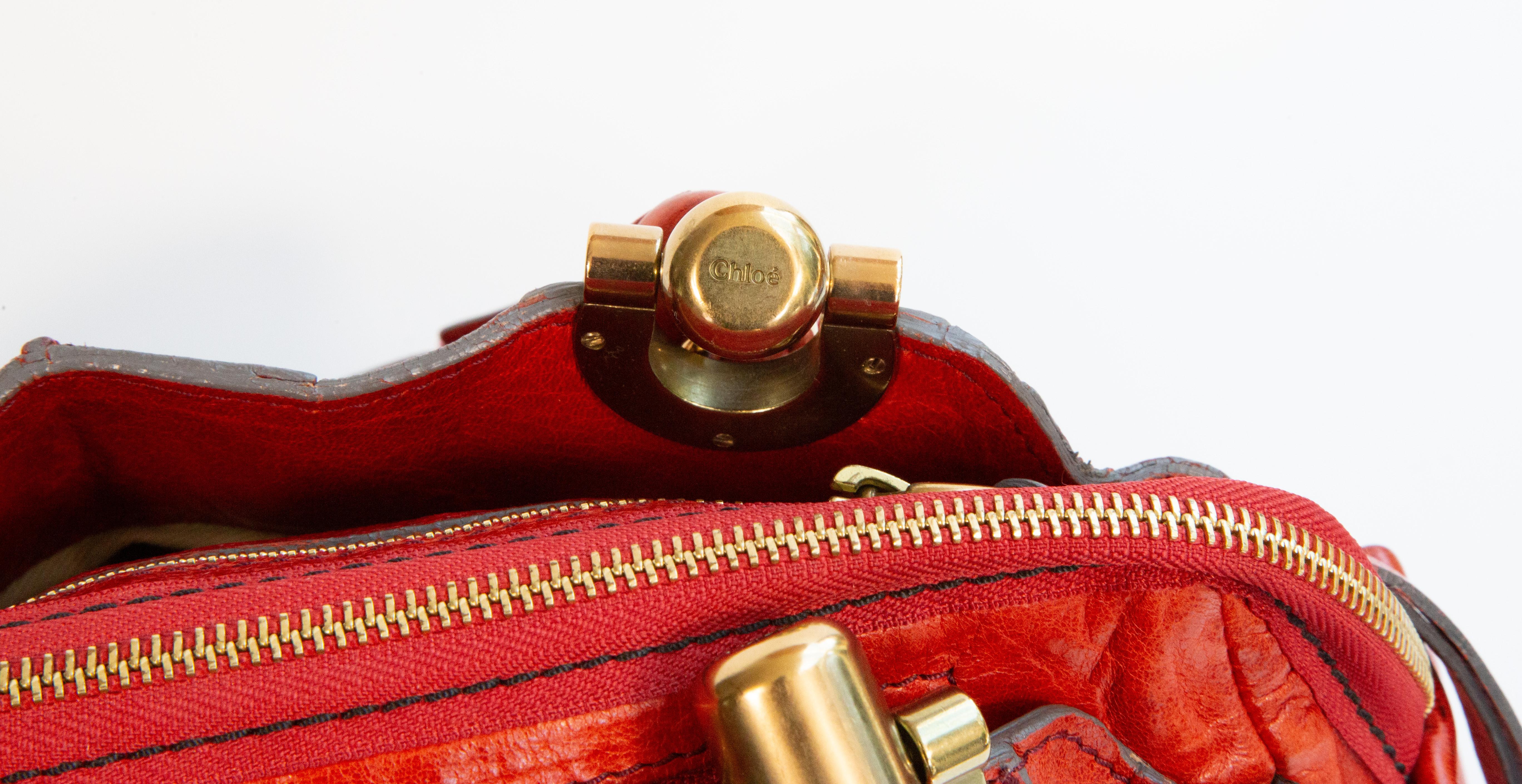 2000er Chloe Heloise Rote Leder-Umhängetasche im Angebot 5