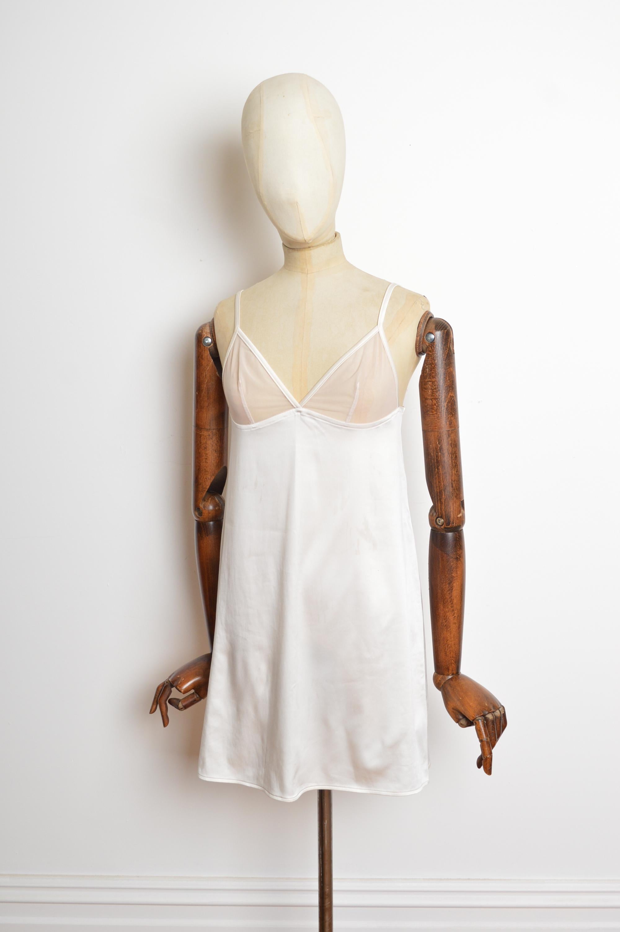 Vestido de tirantes con perlas transparentes en crema, Christian Dior by John Galliano, 2000 Beige en venta
