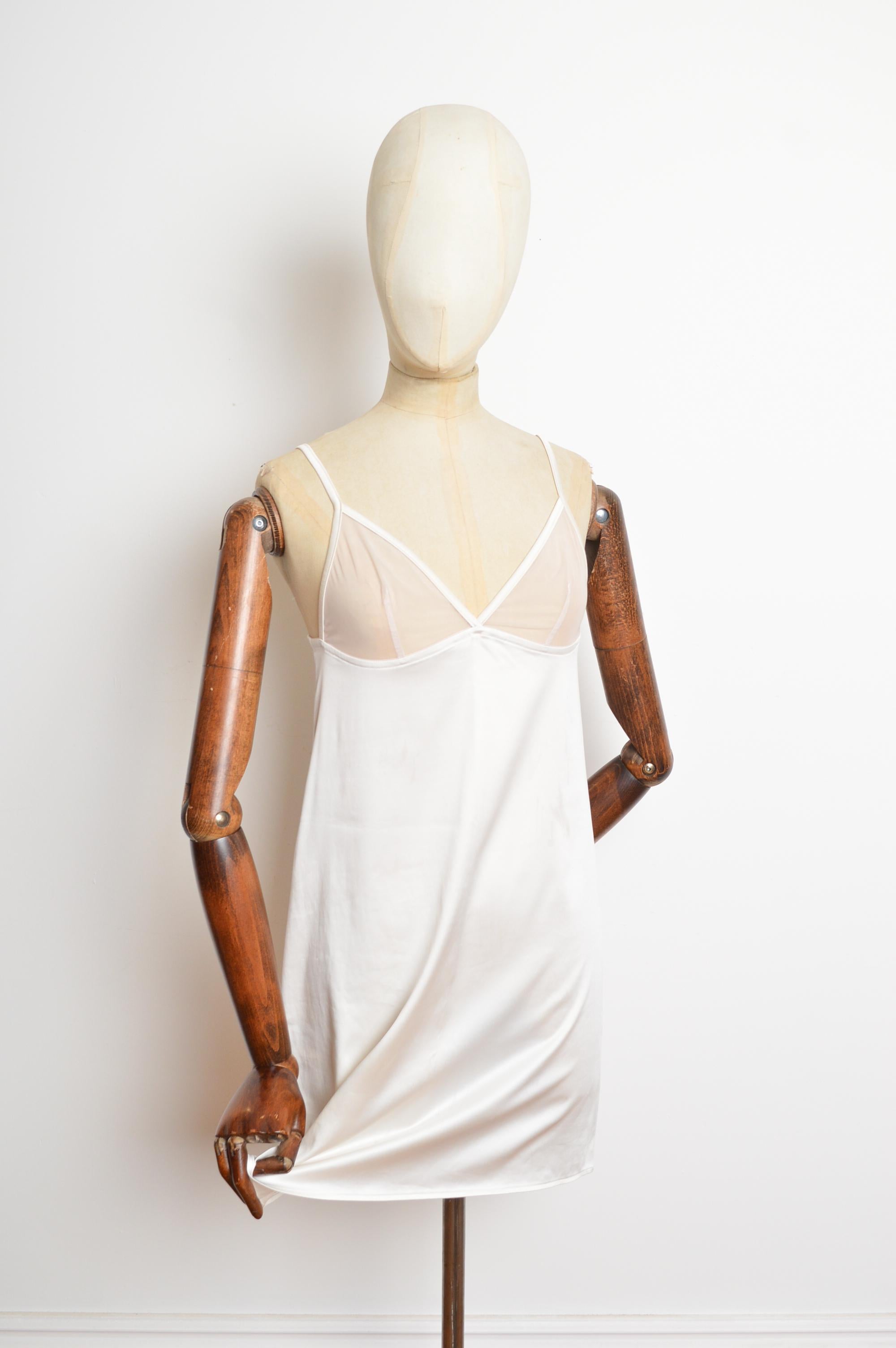 De las mujeres Vestido de tirantes con perlas transparentes en crema, Christian Dior by John Galliano, 2000 en venta