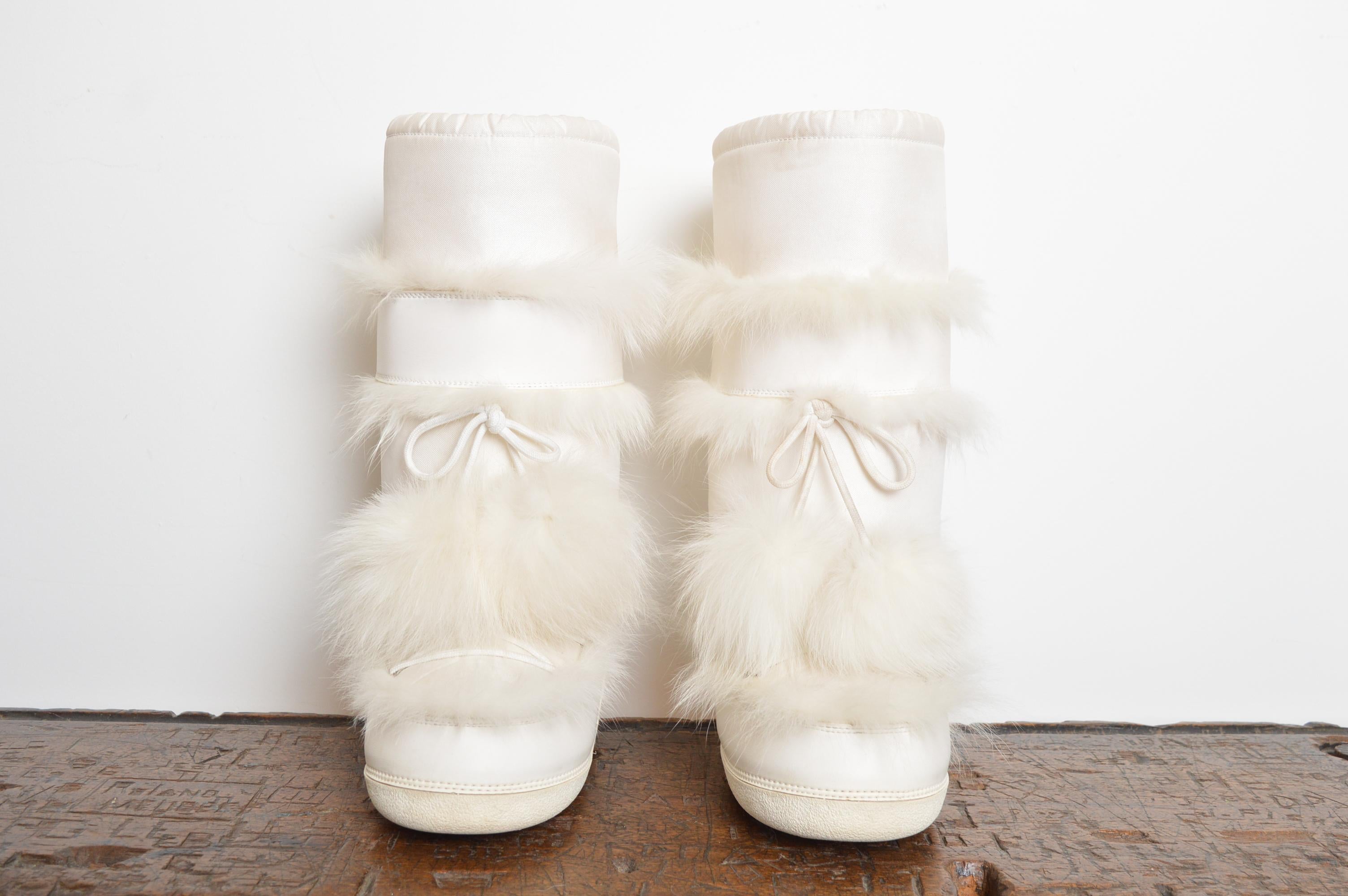 2000's Christian Dior by John Galliano Weiße Pelz-Schneestiefel EU 41-43 im Zustand „Gut“ im Angebot in Sheffield, GB