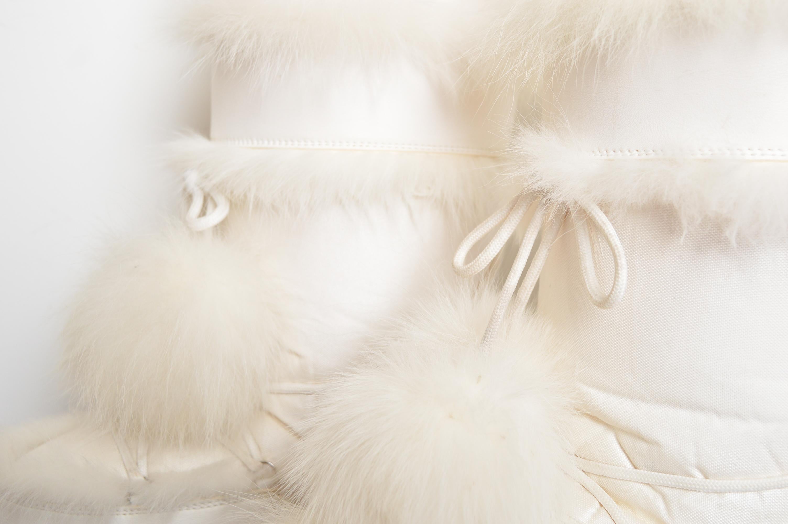 2000's Christian Dior by John Galliano Weiße Pelz-Schneestiefel EU 41-43 im Angebot 1