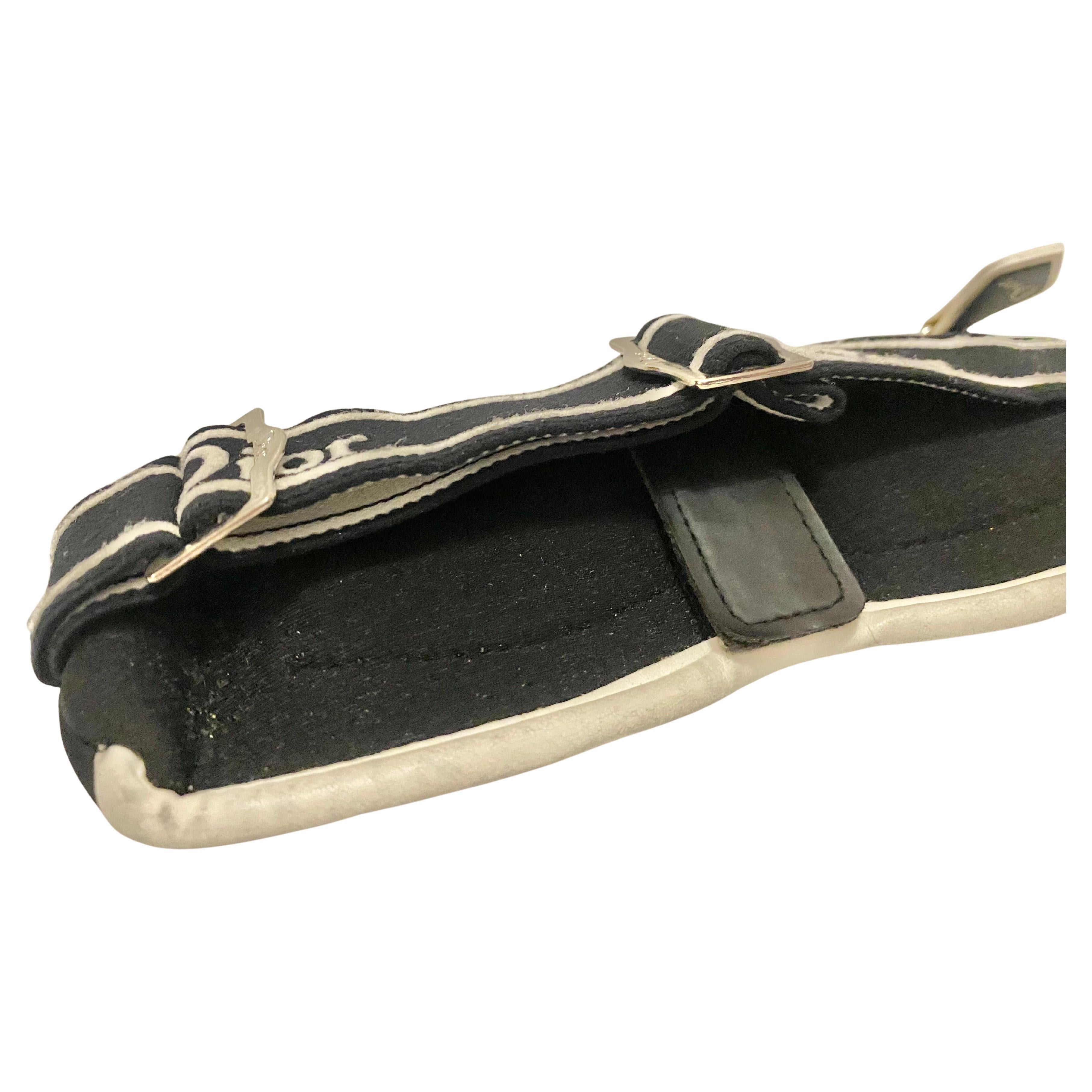 2000s Christian Dior Soft Zipped Glasses Case For Sale 3