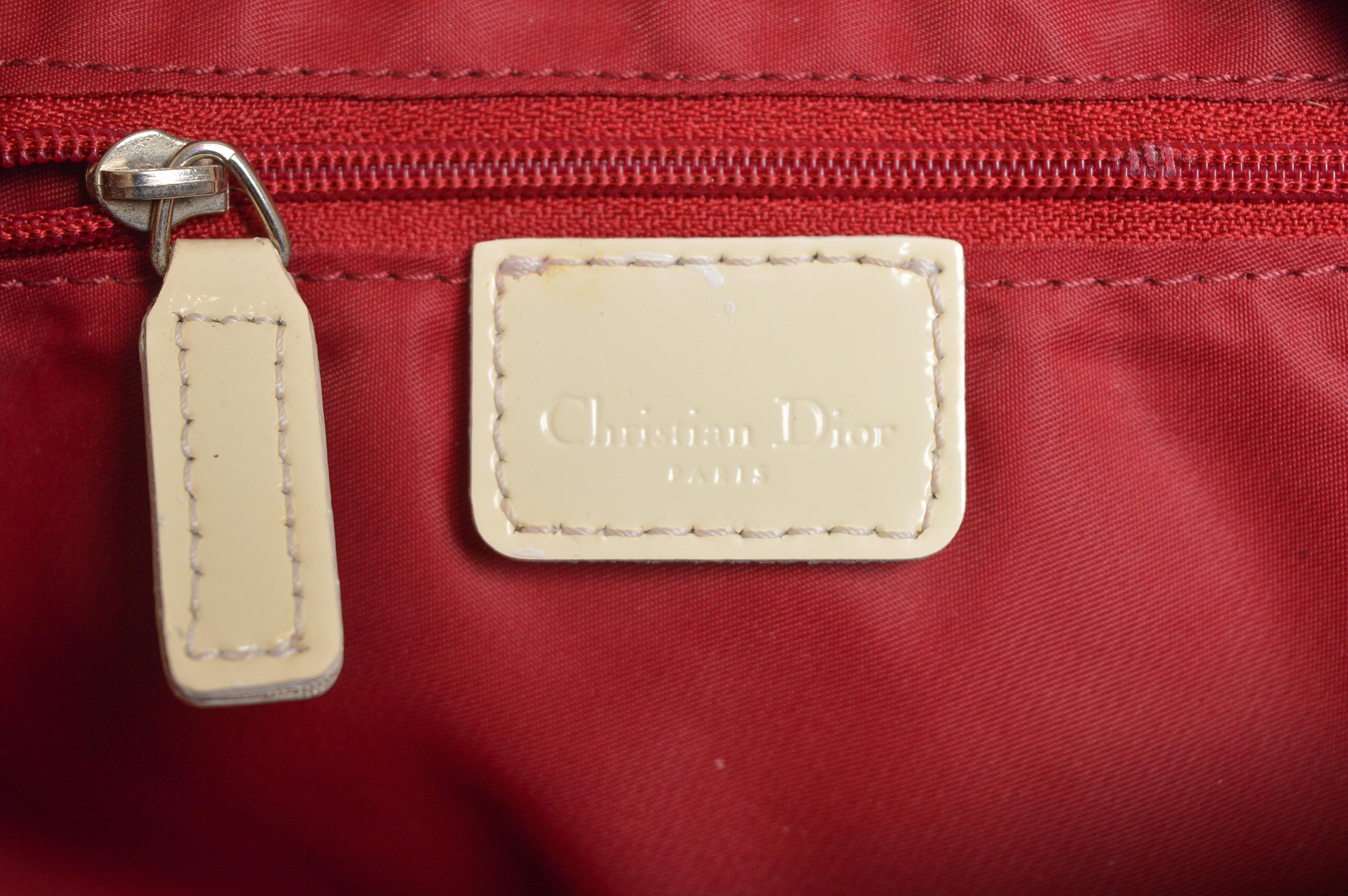 2000s Christian Dior John Galliano for Christian Dior Borsa a tracolla Trotter Monogram Rosa Lampone in vendita 6