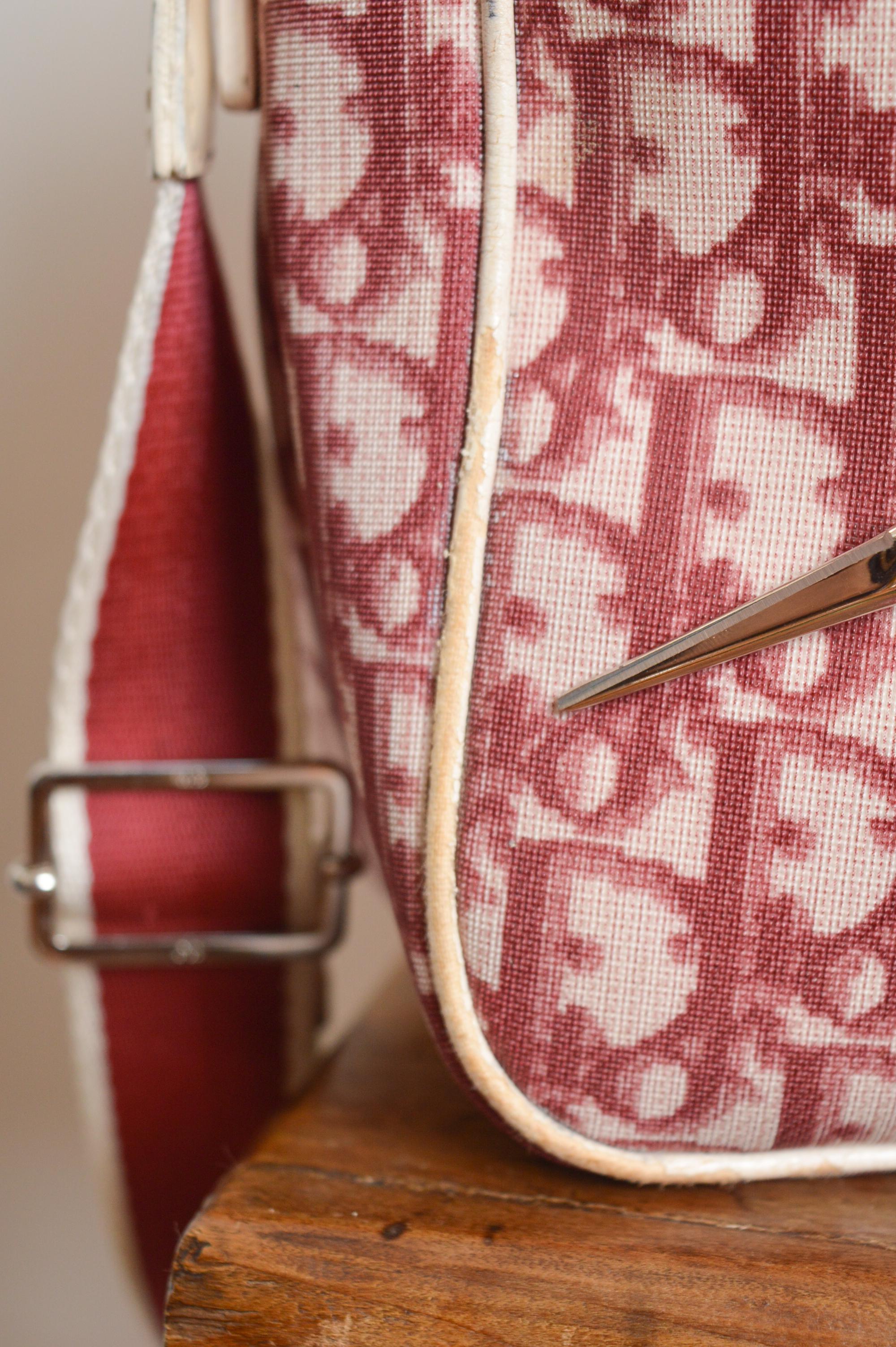 2000s Christian Dior John Galliano for Christian Dior Borsa a tracolla Trotter Monogram Rosa Lampone in vendita 12