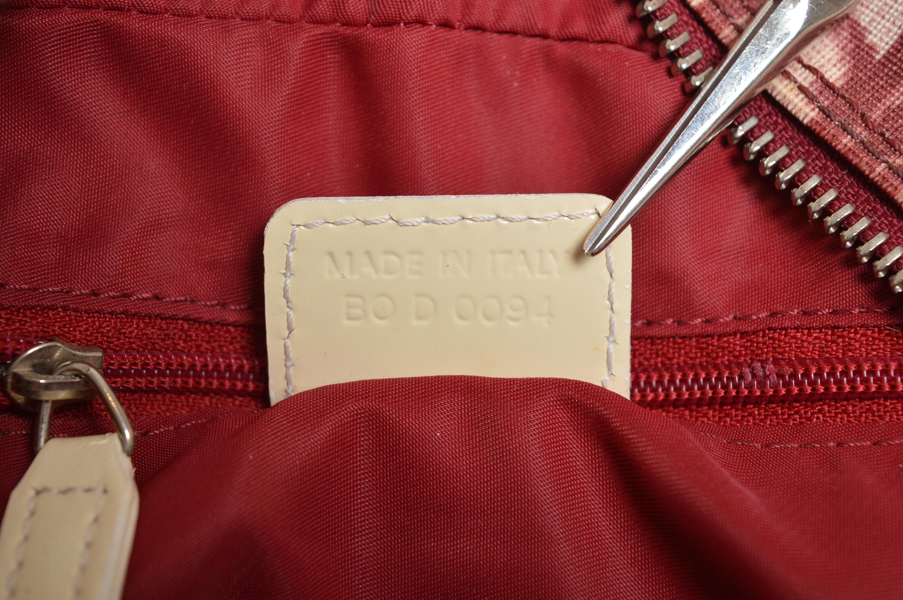 2000s Christian Dior John Galliano for Christian Dior Borsa a tracolla Trotter Monogram Rosa Lampone in vendita 13