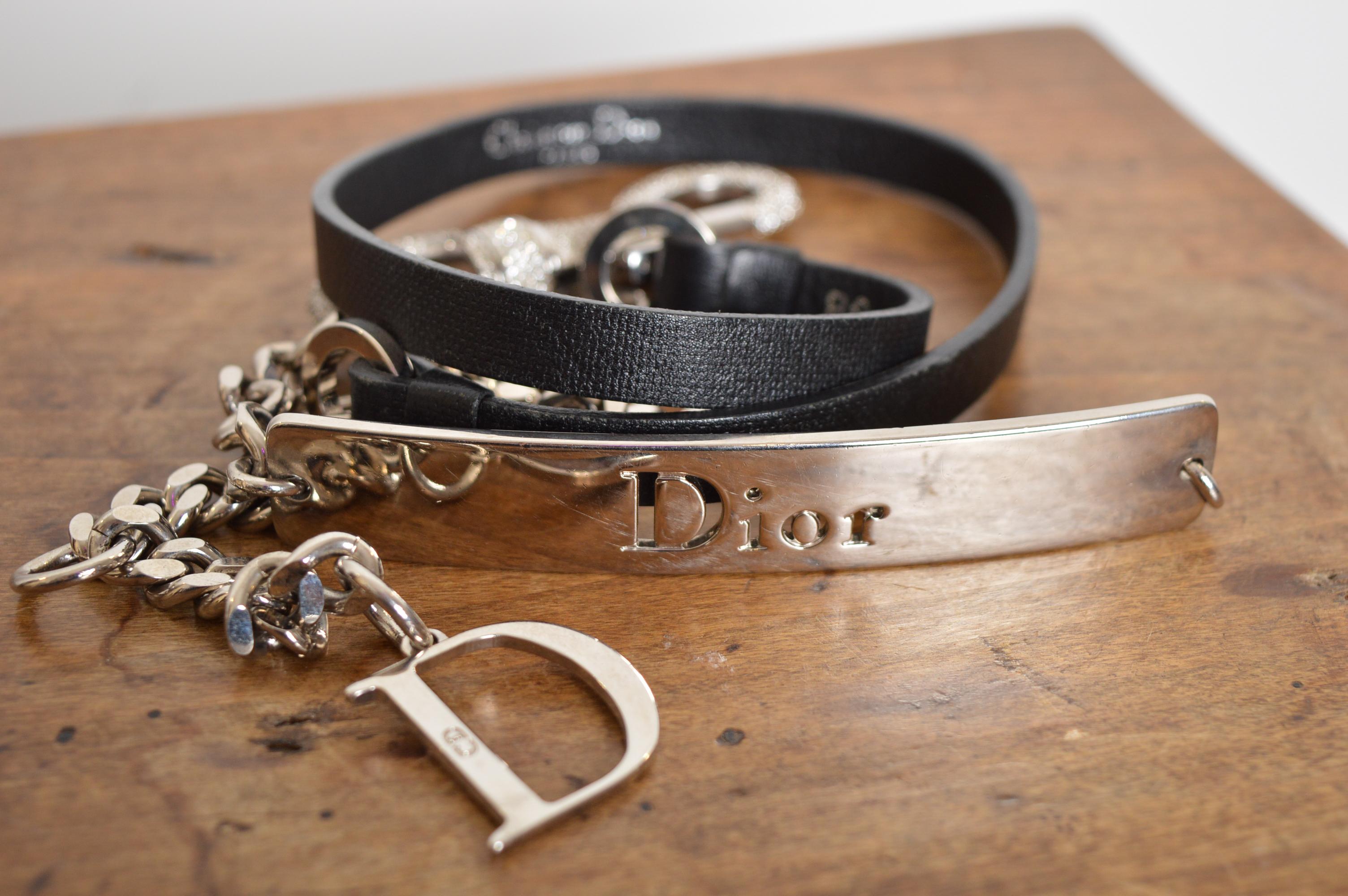 2000er Christian Dior John Galliano Strass Chrom Hundemarke Leder Taillengürtel im Angebot 6