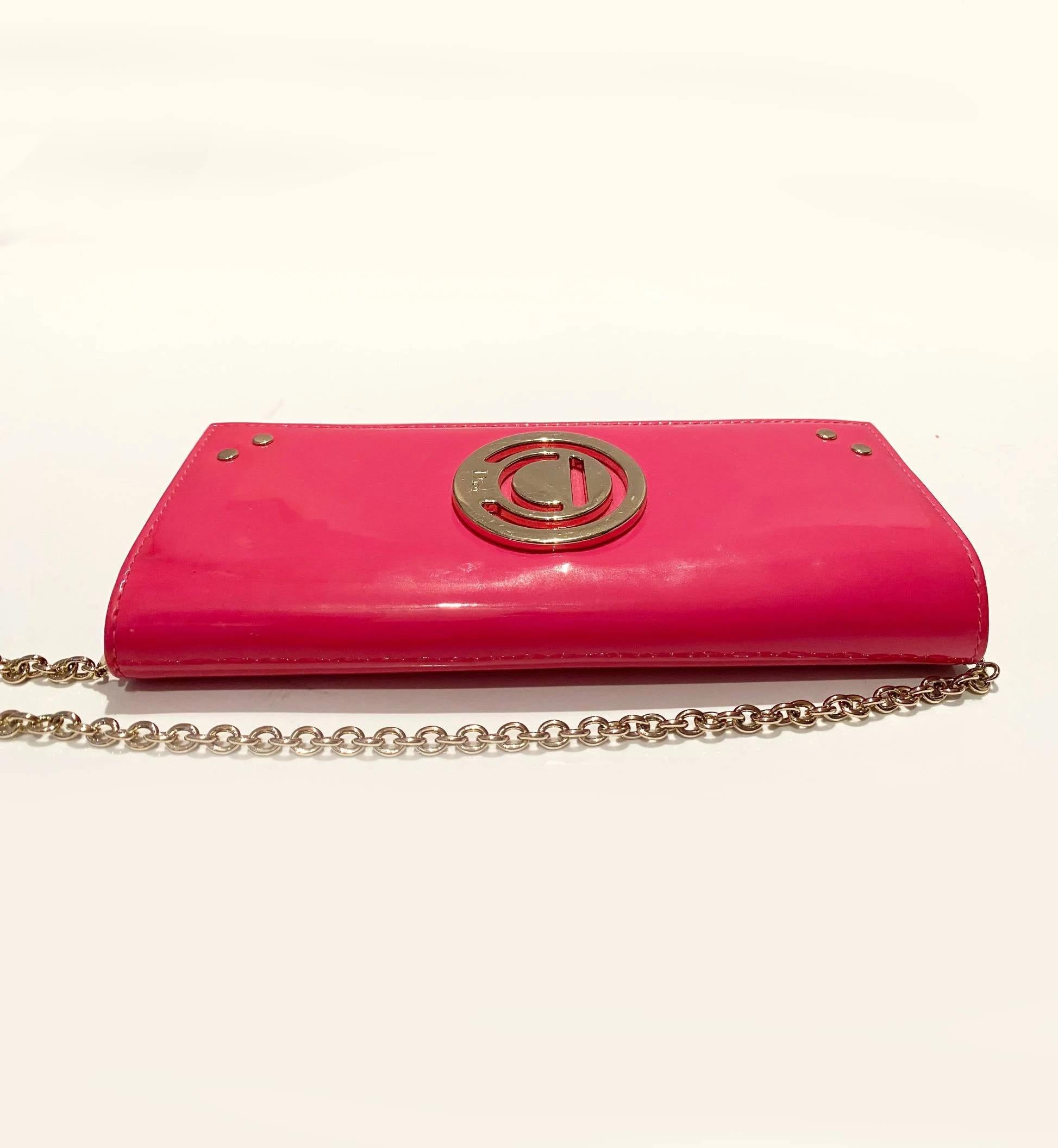 2000s Christian Dior Pink Patent Leather Handbag  For Sale 2