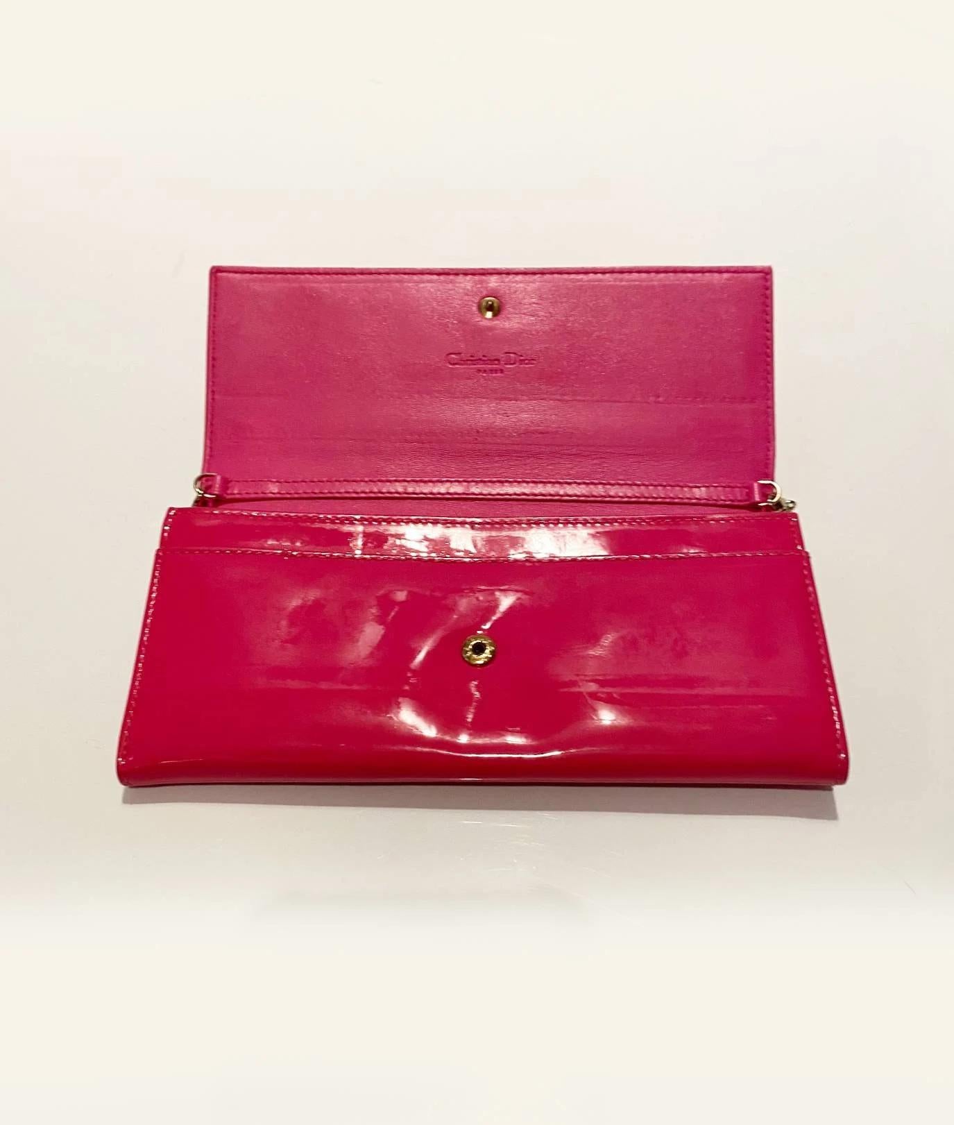 2000s Christian Dior Pink Patent Leather Handbag  For Sale 3