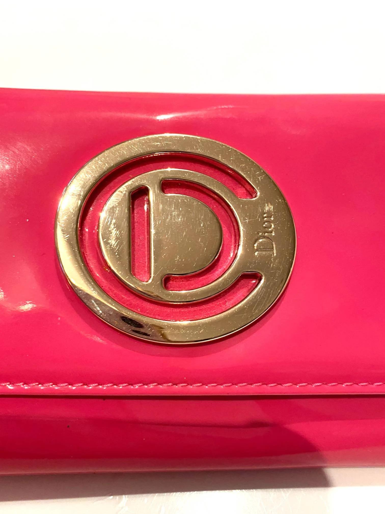 2000s Christian Dior Pink Patent Leather Handbag  For Sale 4