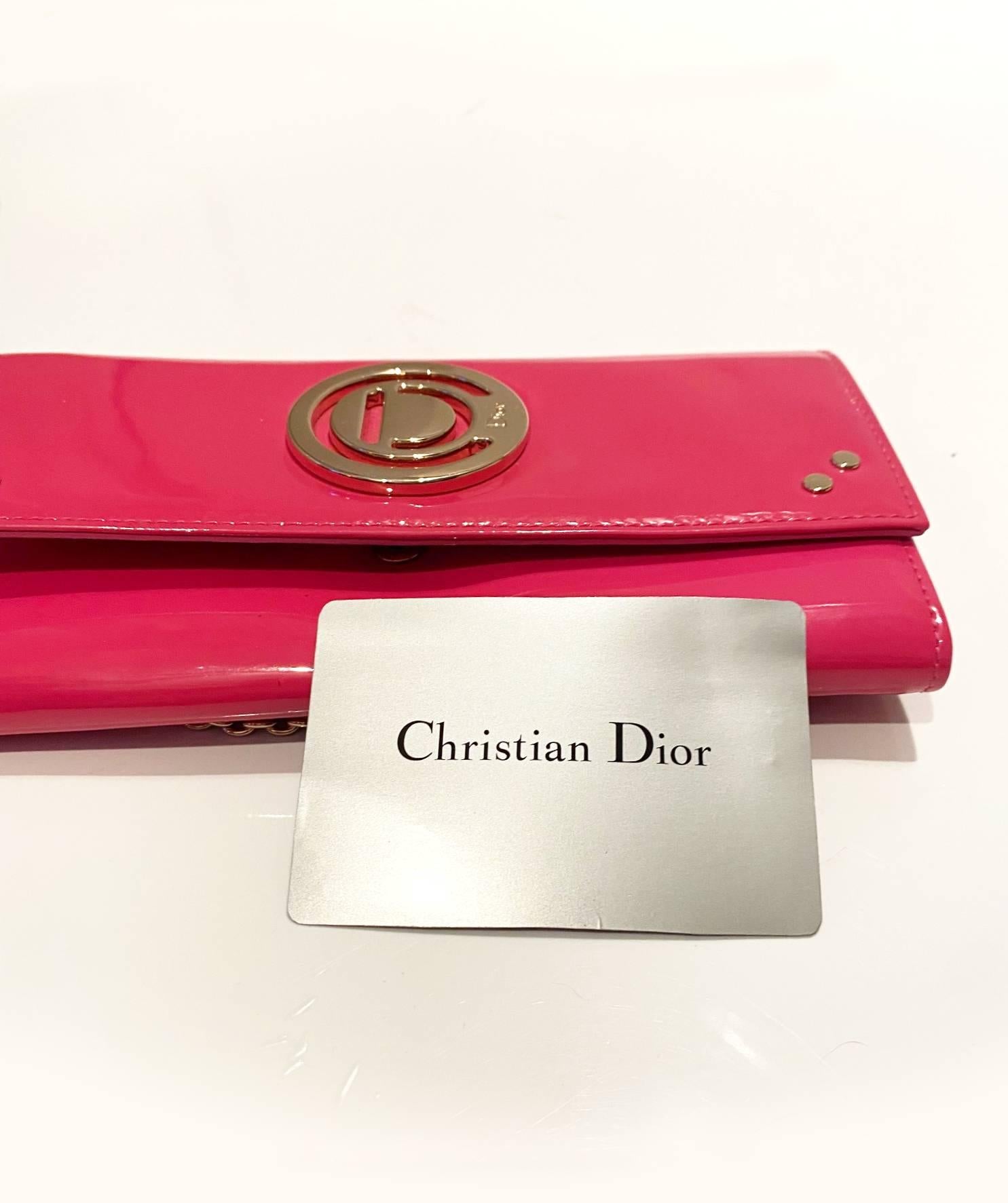 Christian Dior - Sac à main en cuir verni rose avec chaîne, années 2000 en vente 3
