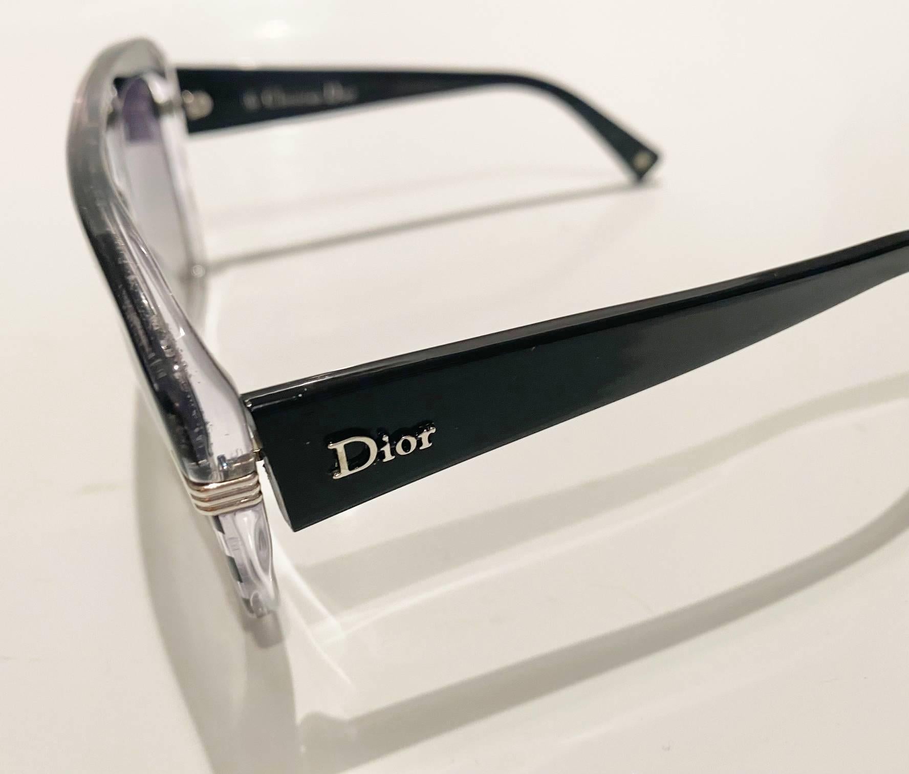 Lunettes de soleil yeux de chat à rayures Christian Dior des années 2000  en vente 1