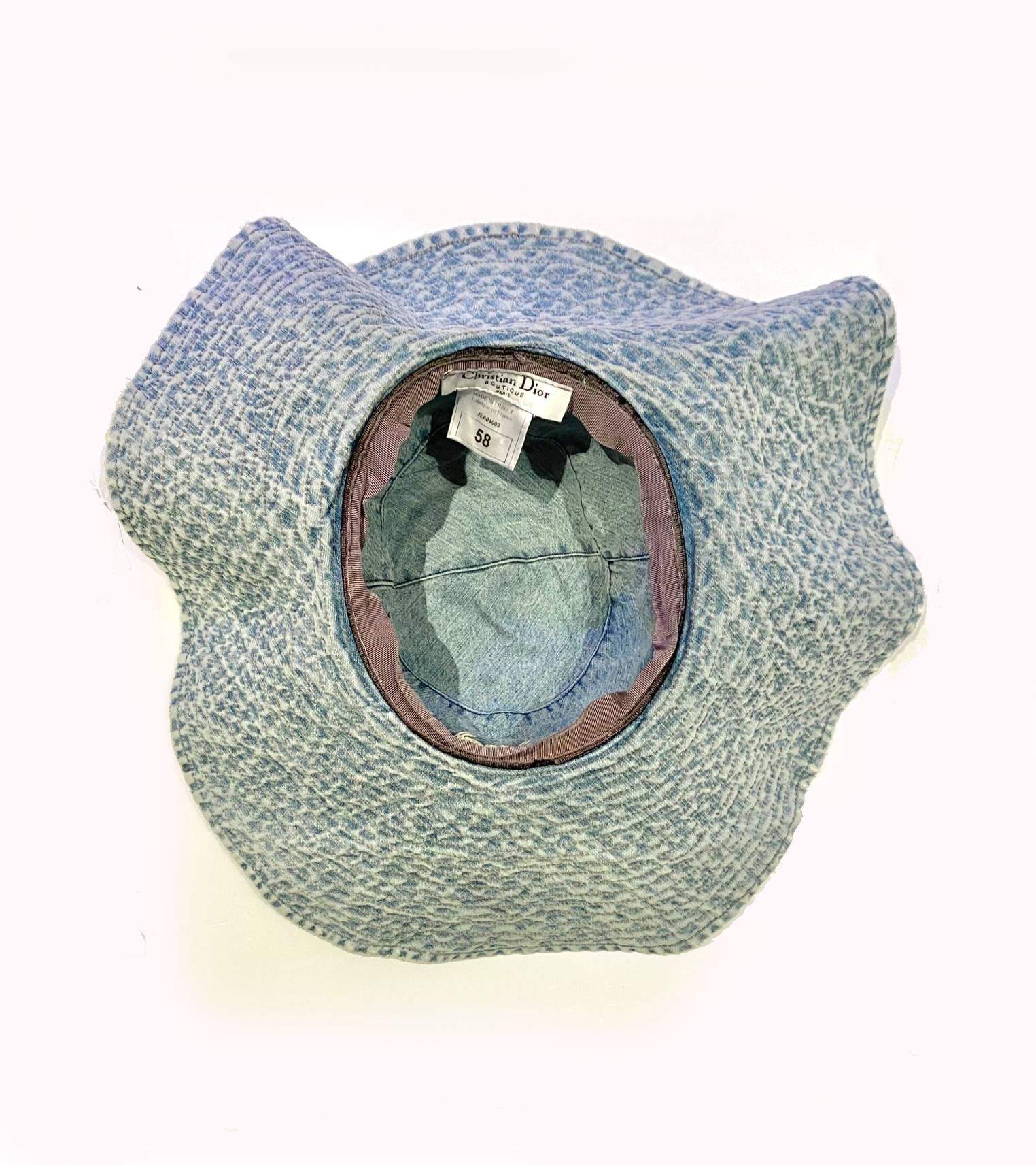2000s Christian Dior Washed Out Denim Jeans Sun Hat Bon état - En vente à London, GB