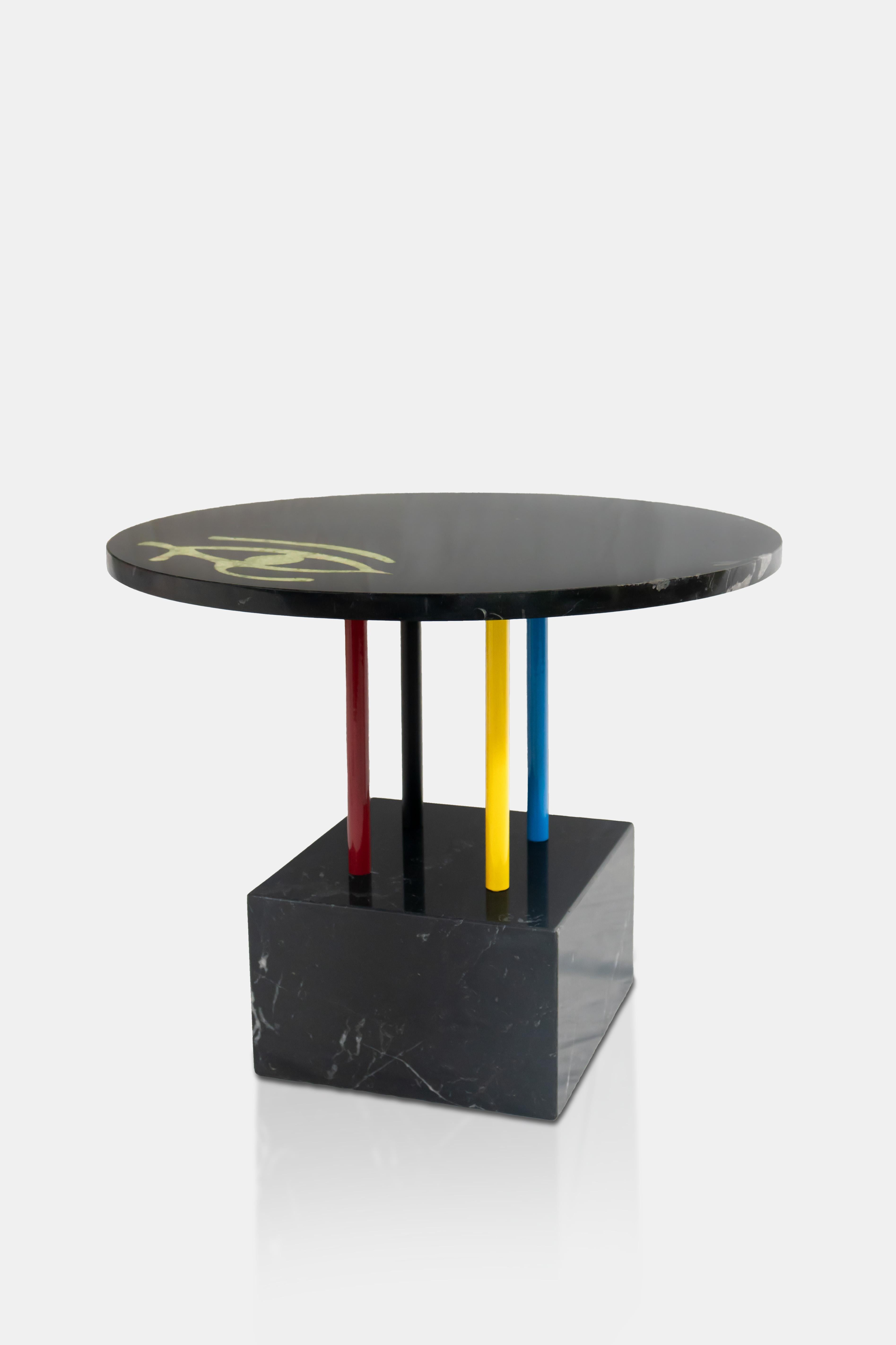 Cette rare paire de tables basses 