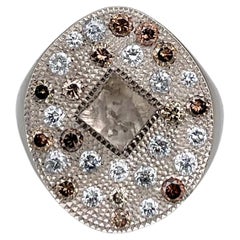 2000er Jahre De Beers Talisman Cocktail-Ring aus 18 Karat Gold mit Rohdiamant