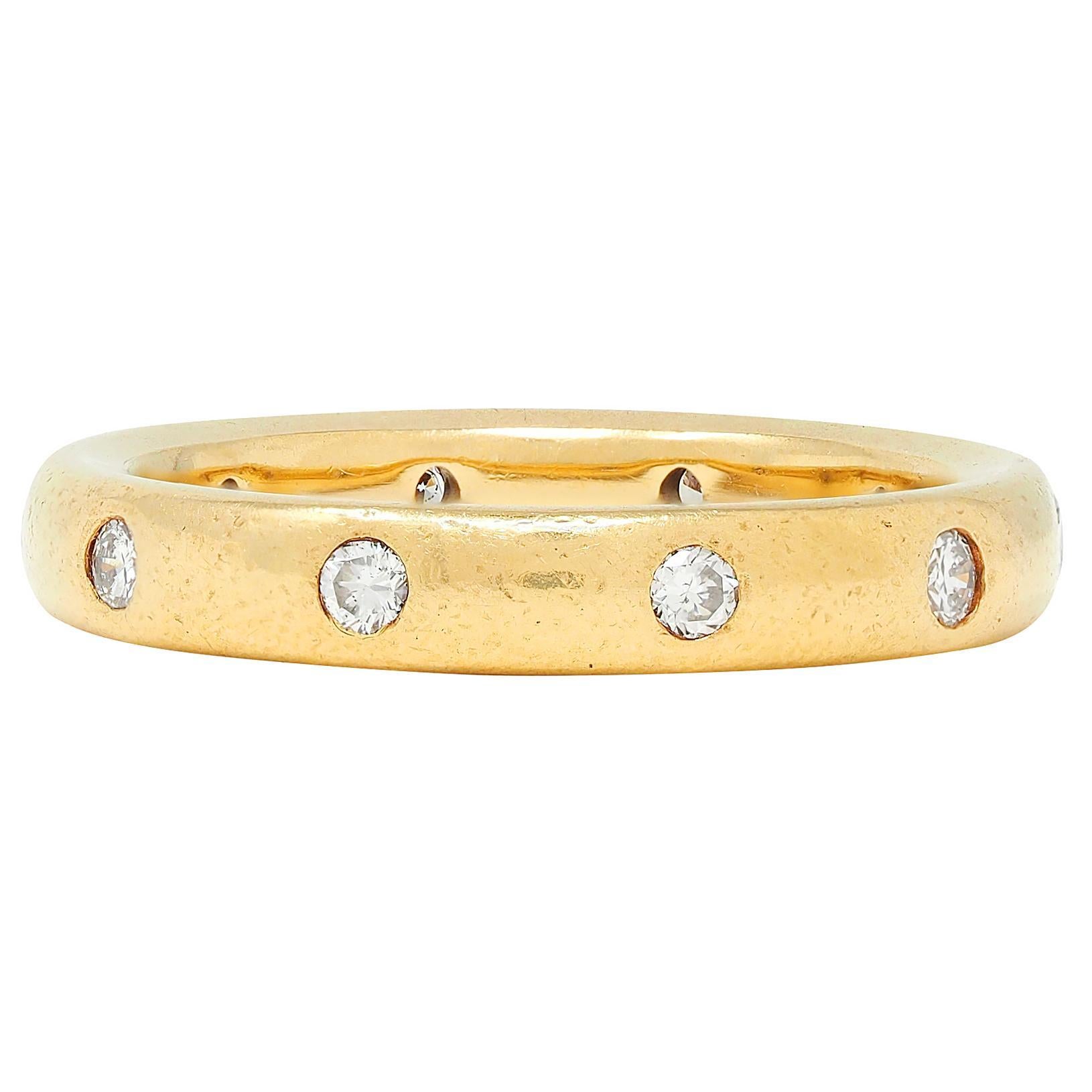 Donna 2000's Diamond 18 Karat Yellow Gold Flush Set Band Ring in vendita