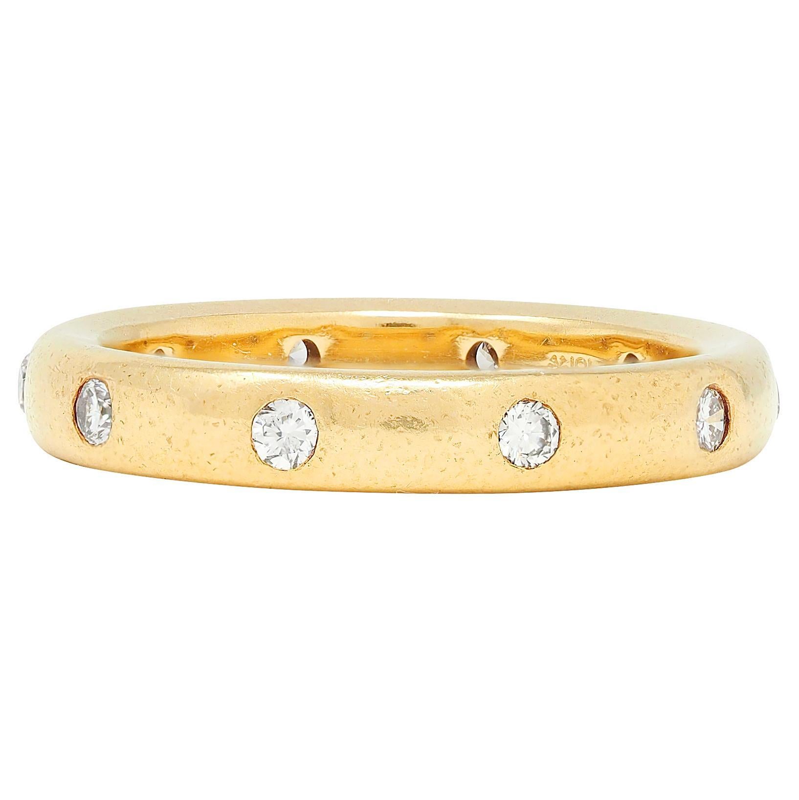 2000's Diamond 18 Karat Yellow Gold Flush Set Band Ring in vendita 1