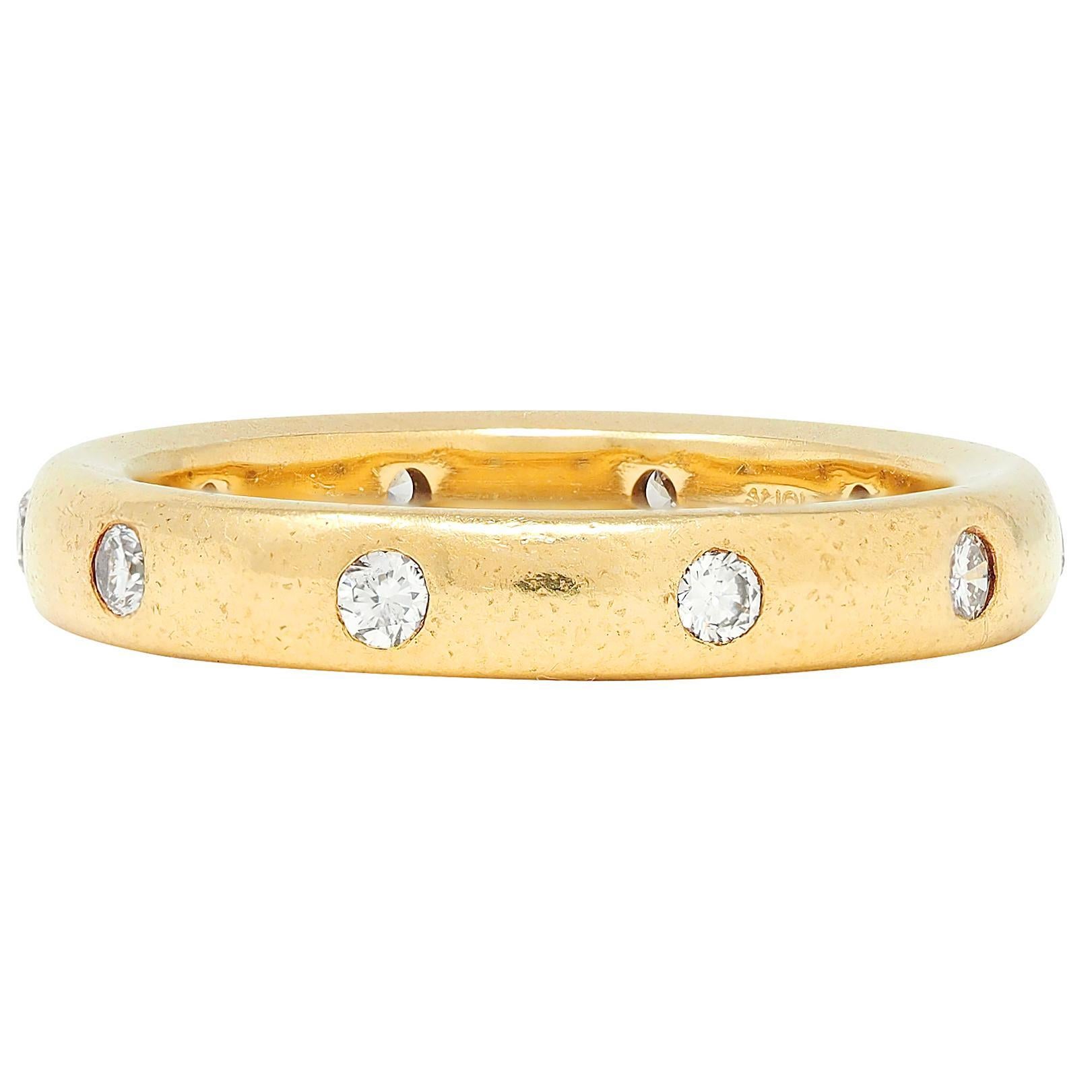 2000's Diamond 18 Karat Yellow Gold Flush Set Band Ring in vendita 2