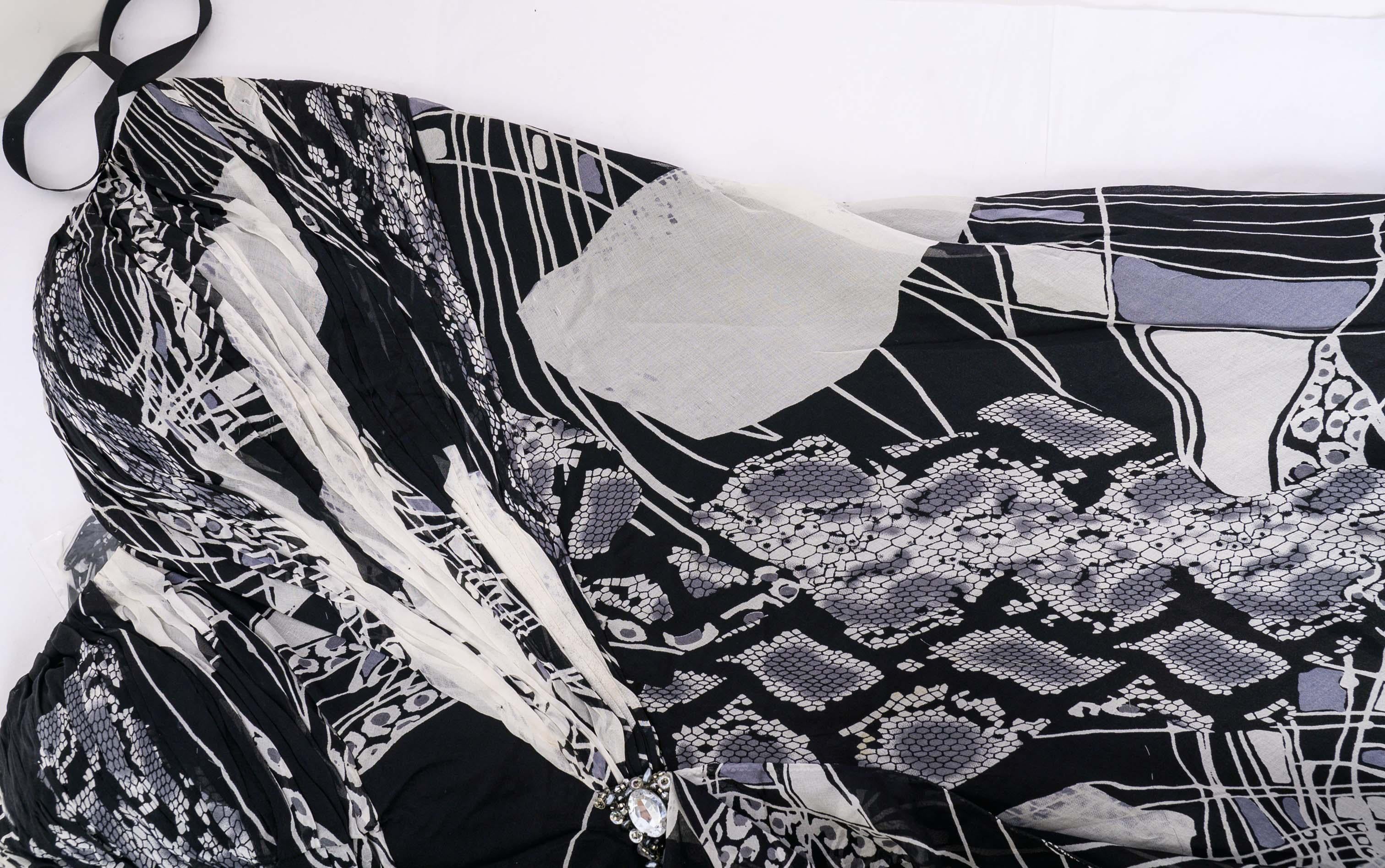 2000er Diane Freis Monochrome Abstrakter Druck Trägerloses Abendkleid im Zustand „Hervorragend“ im Angebot in Hong Kong, HK