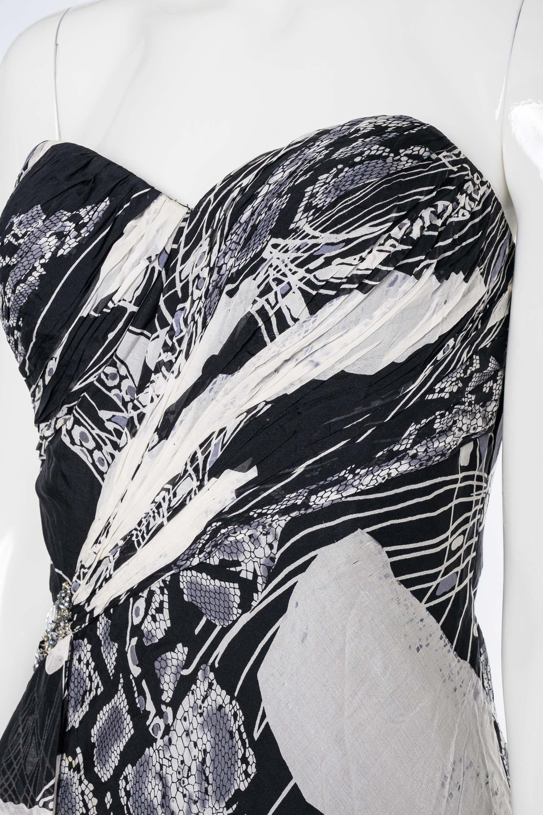 Women's 2000s Diane Freis Monochrome Abstract Print Strapless Evening Dress For Sale