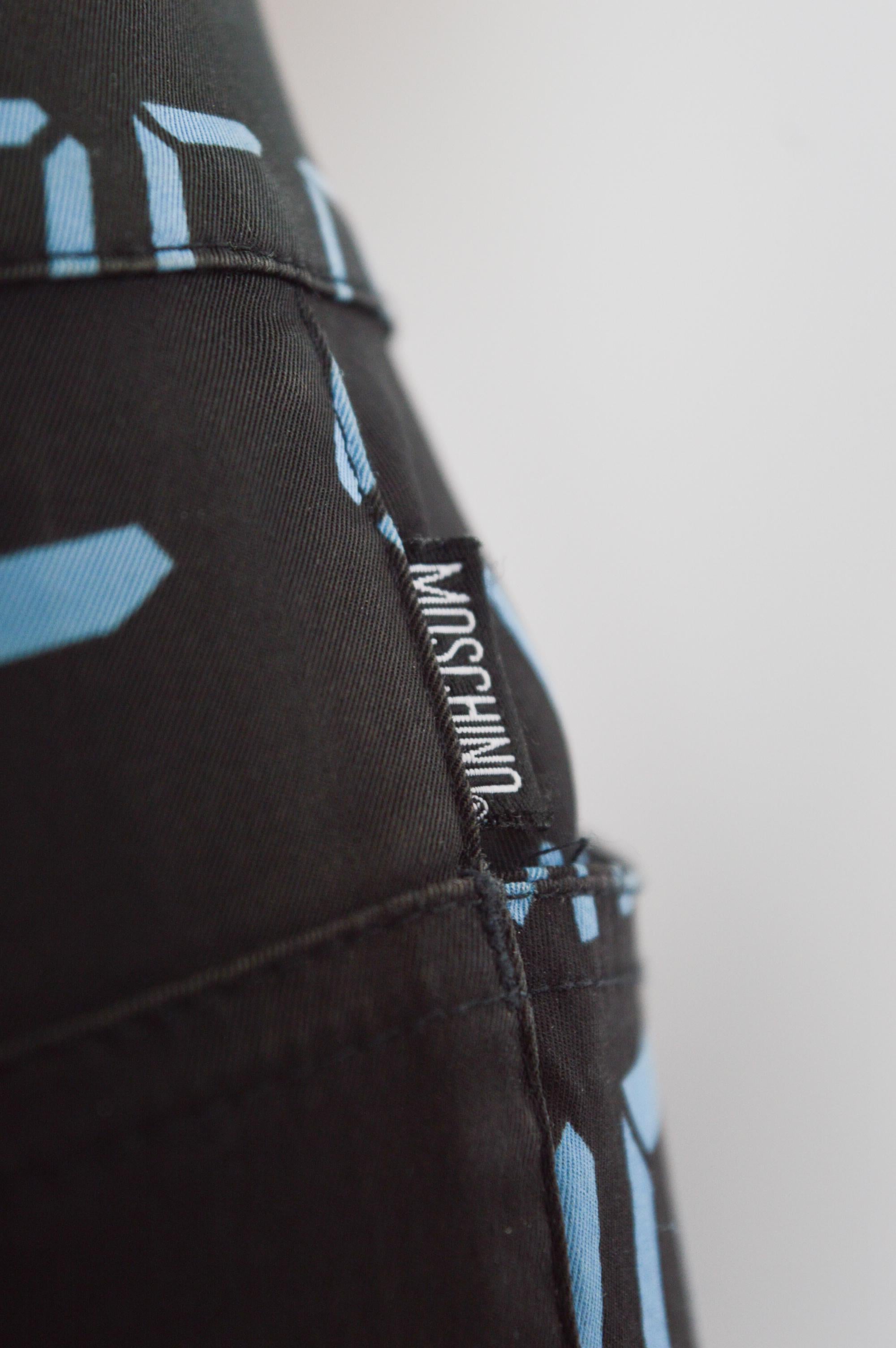 2000s Digital pattern Moschino stretchy Nylon Black Blue ankle grazer Pants For Sale 2
