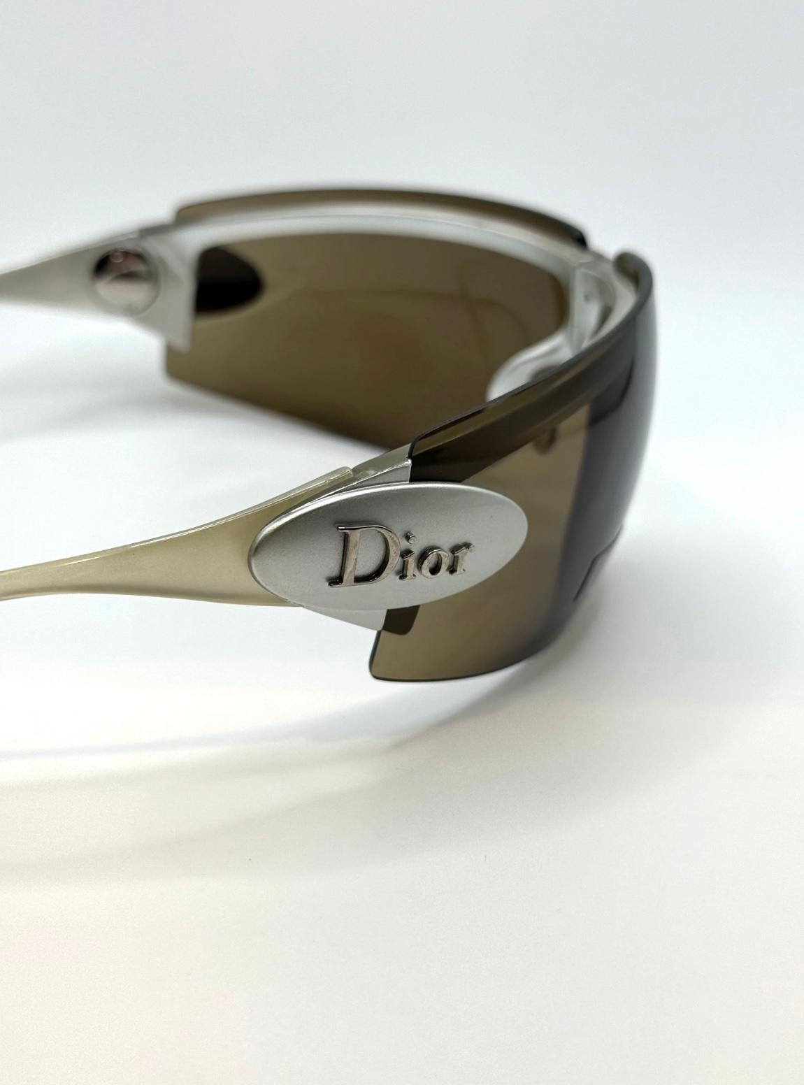 Gafas de sol futuristas plegables Dior by Galliano de los años 2000 Negro en venta