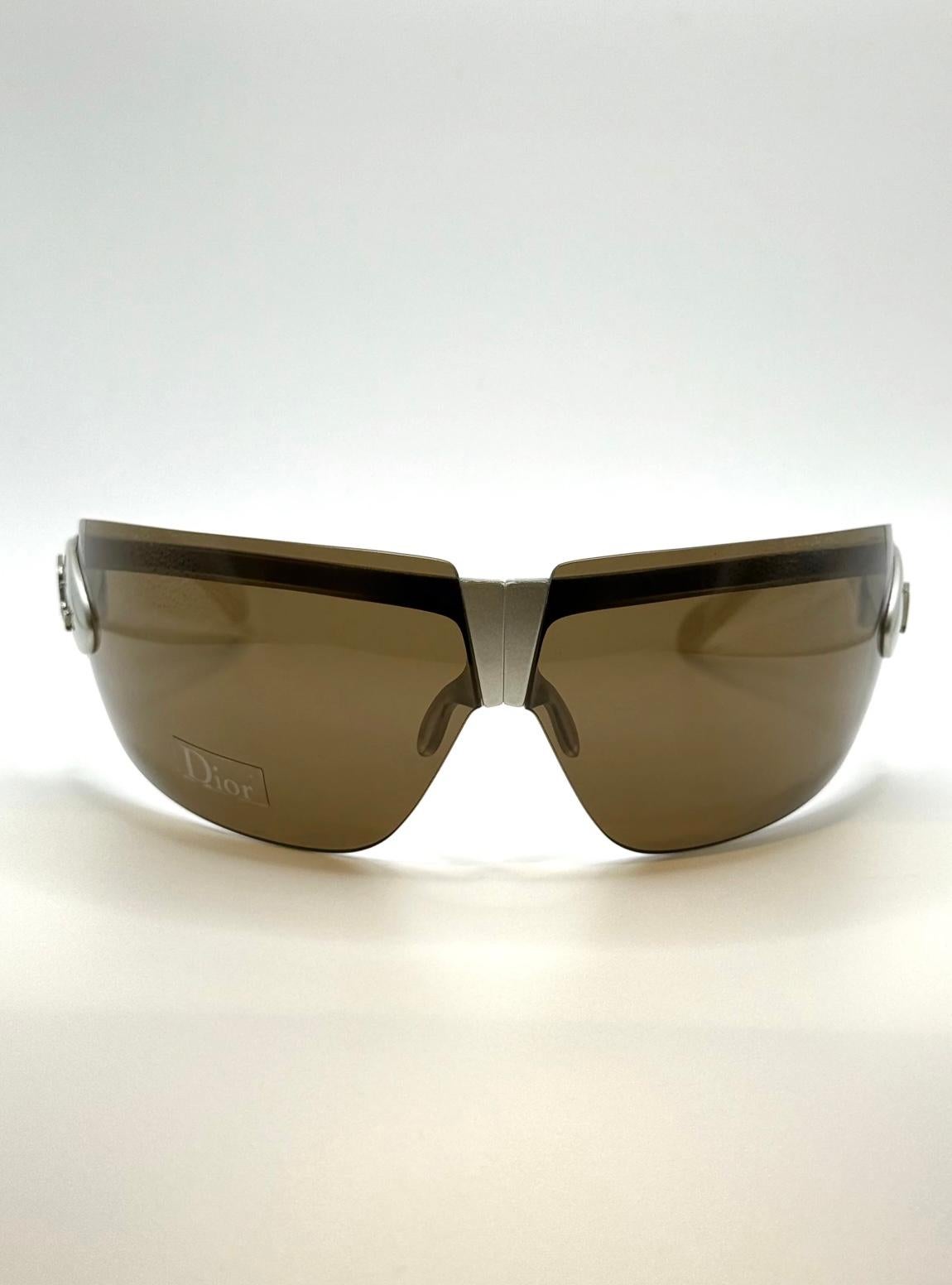 Femenino o masculino Gafas de sol futuristas plegables Dior by Galliano de los años 2000 en venta