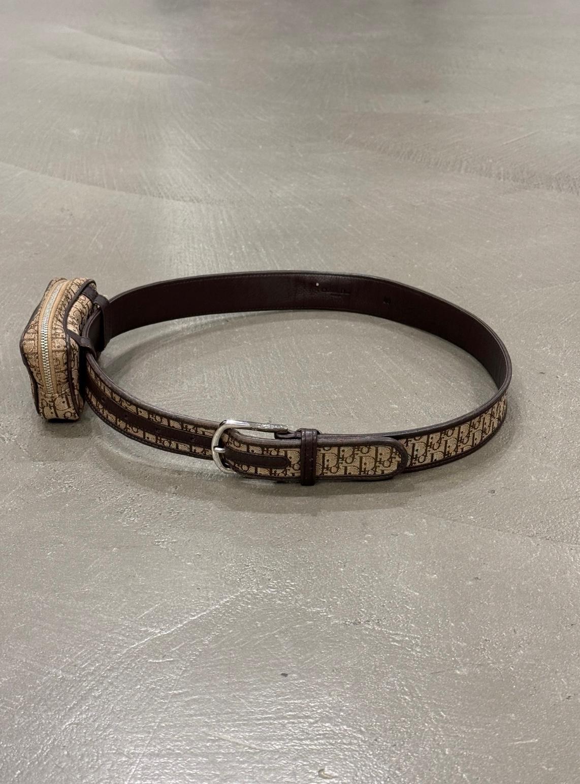 2000er Dior by Galliano Monogramm Gürteltasche im Zustand „Hervorragend“ im Angebot in Milano, Lombardia