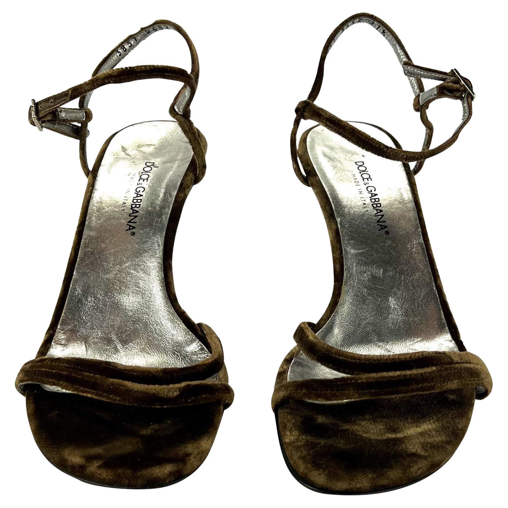 Donna 2000s Dolce & Gabbana Tacco con Cinturino in Velluto Marrone Misura 37.5 Y2K in vendita