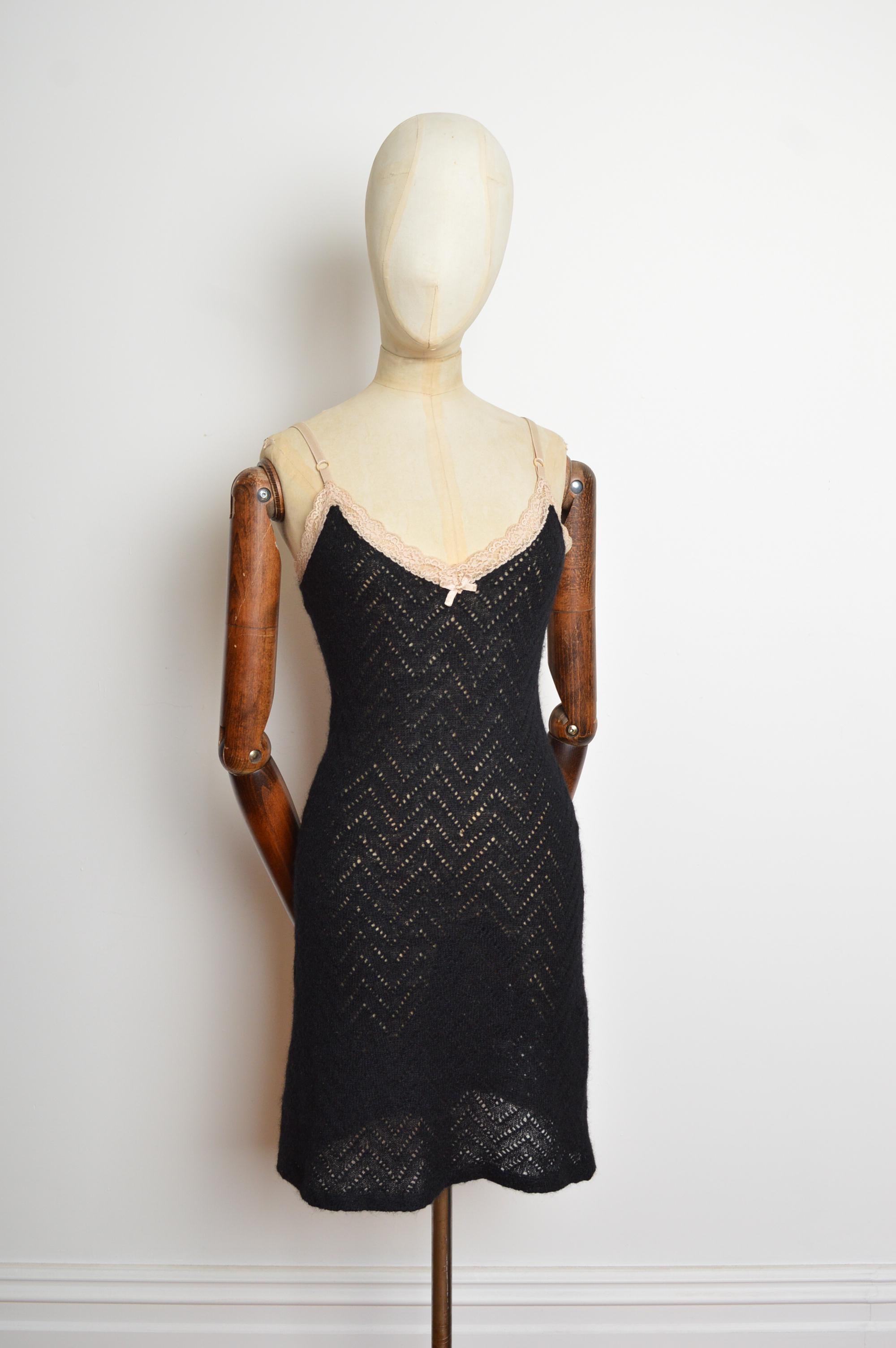 2000er DOLCE & GABBANA Schwarzer Mohair durchsichtiger cremefarbener Spitzenbesatz Mini-Slipkleid im Angebot 3