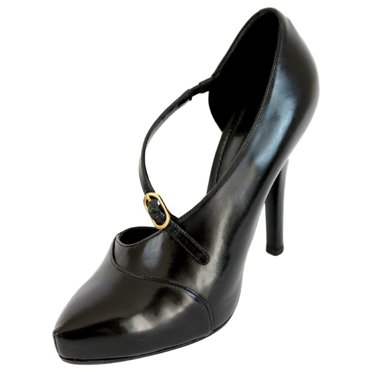 2000s Dolce and Gabbana Black Patent Leather Heel Shoes Decollete For Sale  at 1stDibs