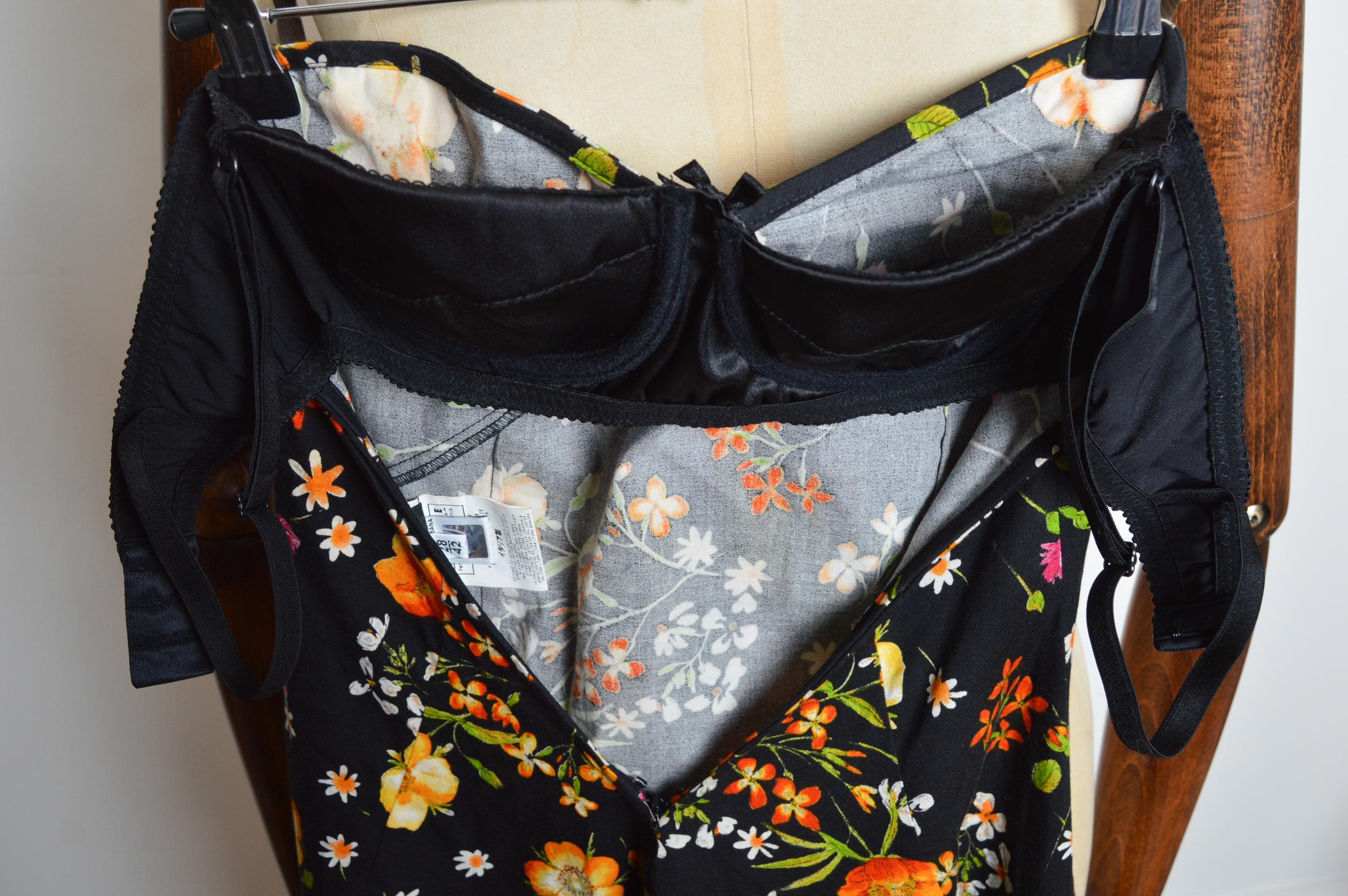 2000s Dolce & Gabbana Black strappy bustier dress with orange flowers print For Sale 9