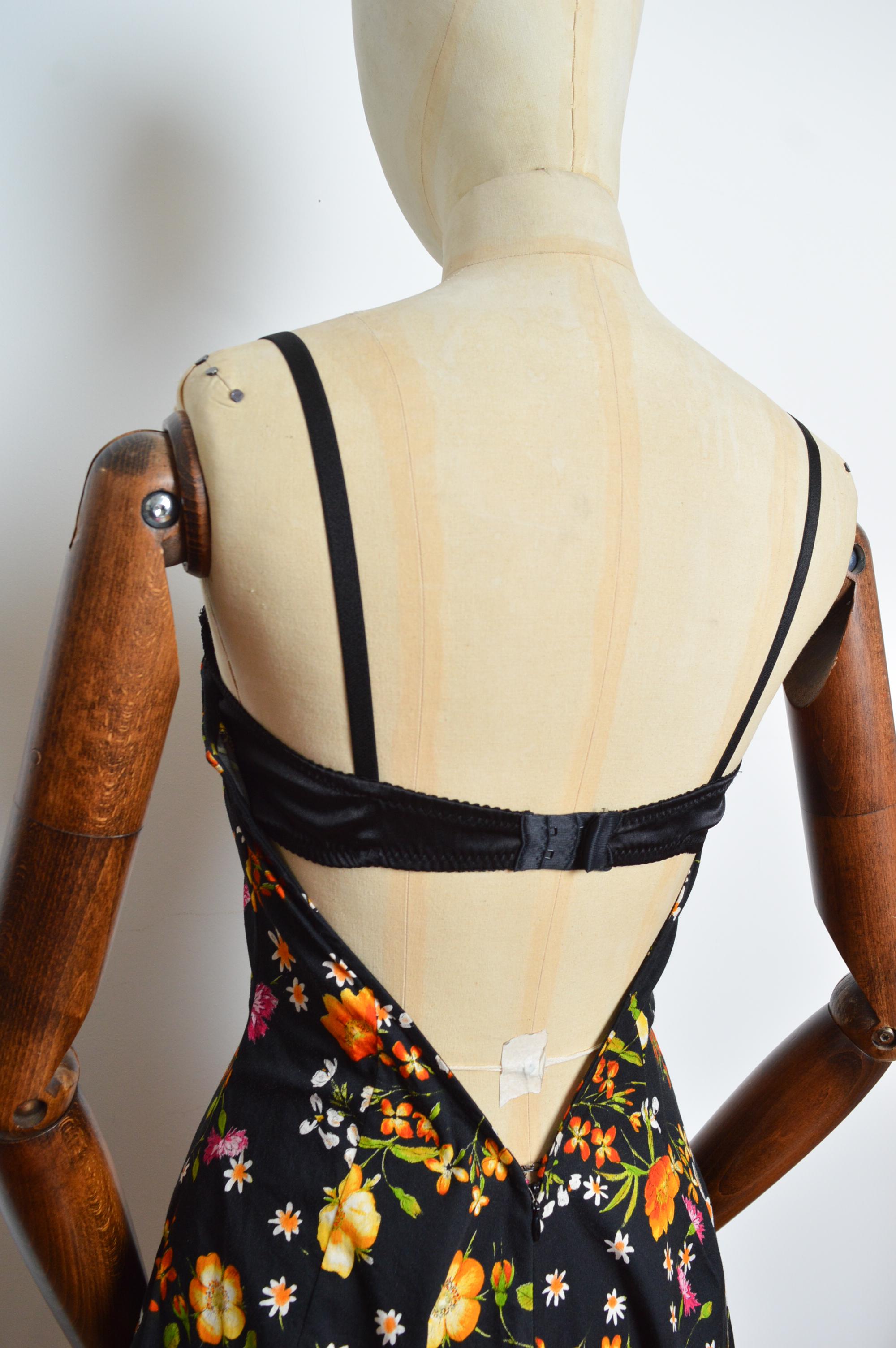 2000s Dolce & Gabbana Black strappy bustier dress with orange flowers print For Sale 2