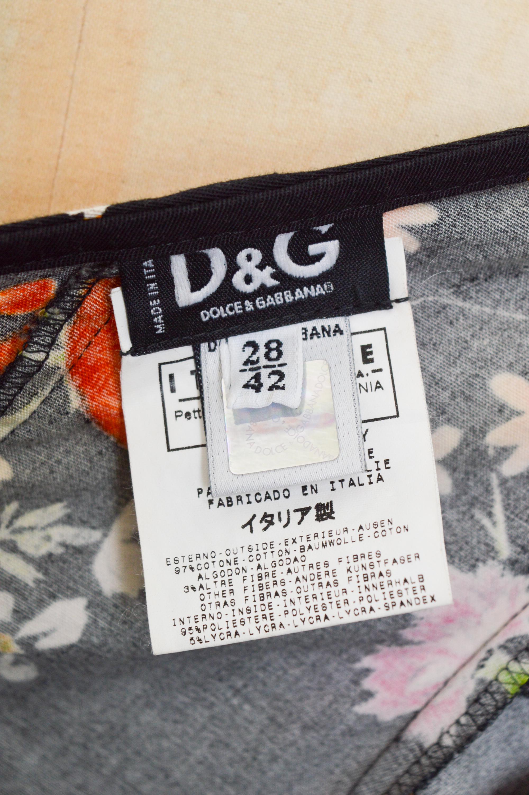 2000s Dolce & Gabbana Black strappy bustier dress with orange flowers print For Sale 4