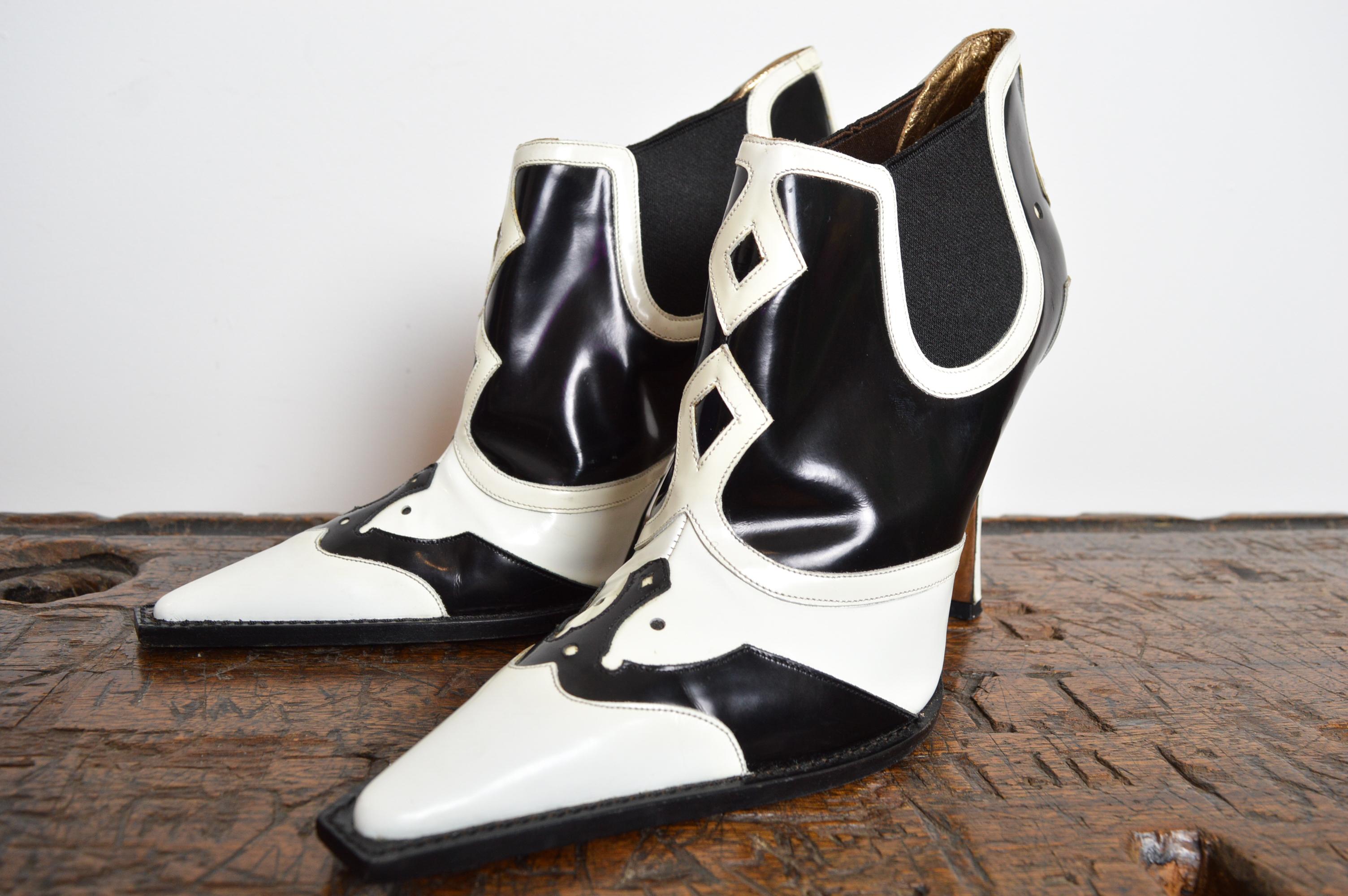 2000’s Dolce & Gabbana Black White High Heel Western Cowboy Ankle Boots - Heels in vendita 1
