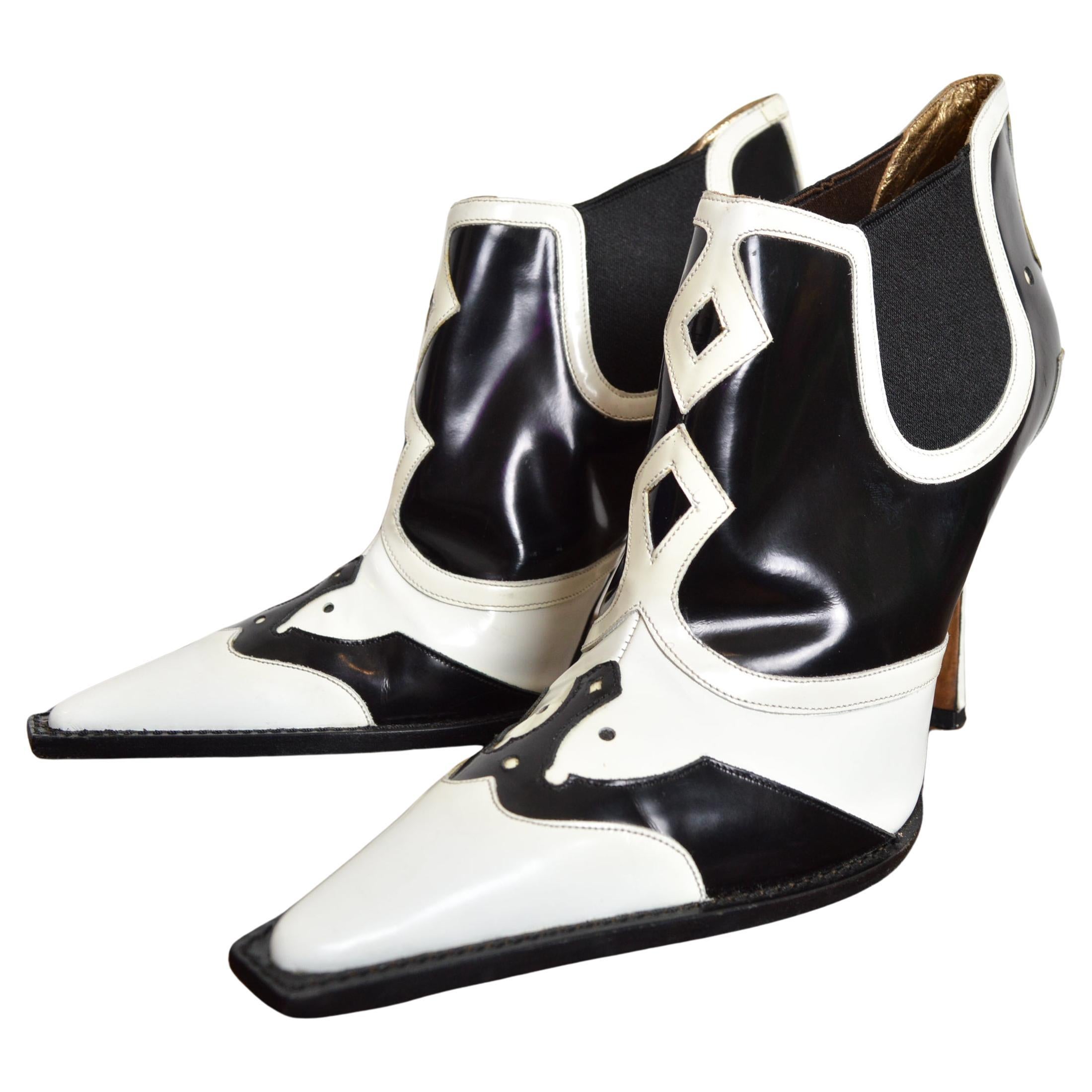 2000’s Dolce & Gabbana Black White High Heel Western Cowboy Ankle Boots - Heels in vendita