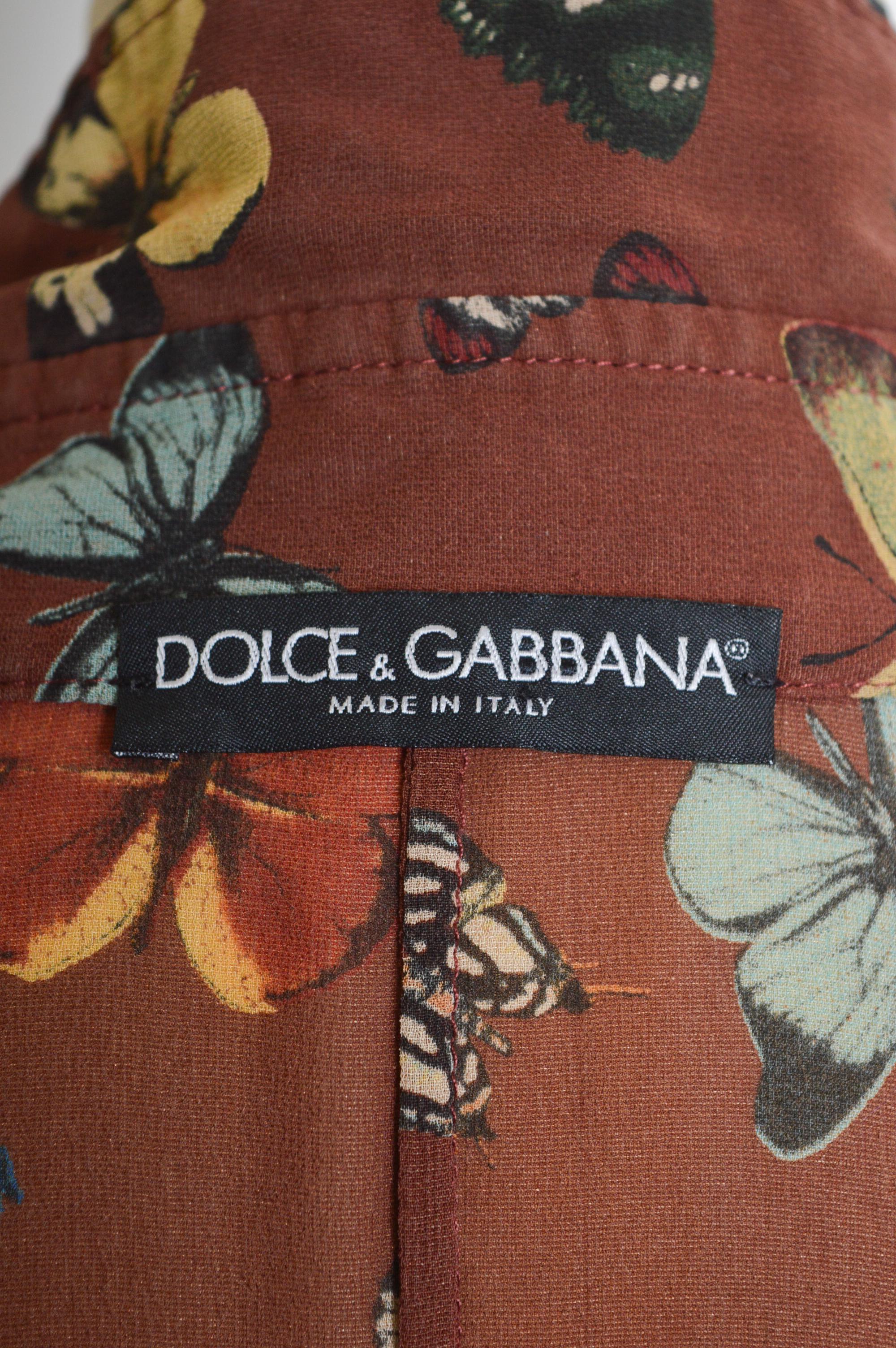 Donna Dolce & Gabbana, camicia in chiffon di seta marrone con stampa a farfalla degli anni 2000 in vendita