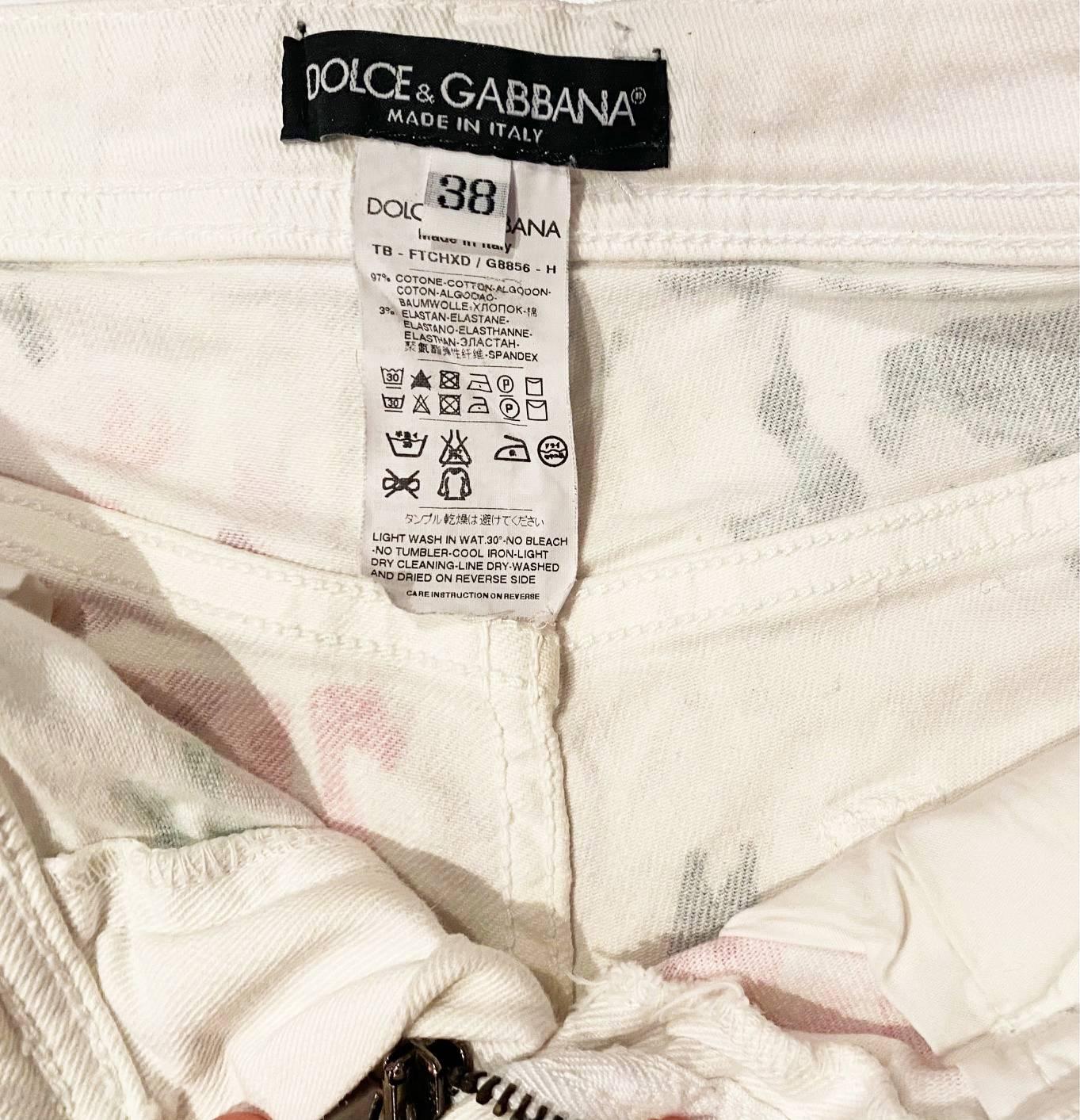 2000er Dolce & Gabbana Denim-Hohe Hose mit Blumendruck im Angebot 1